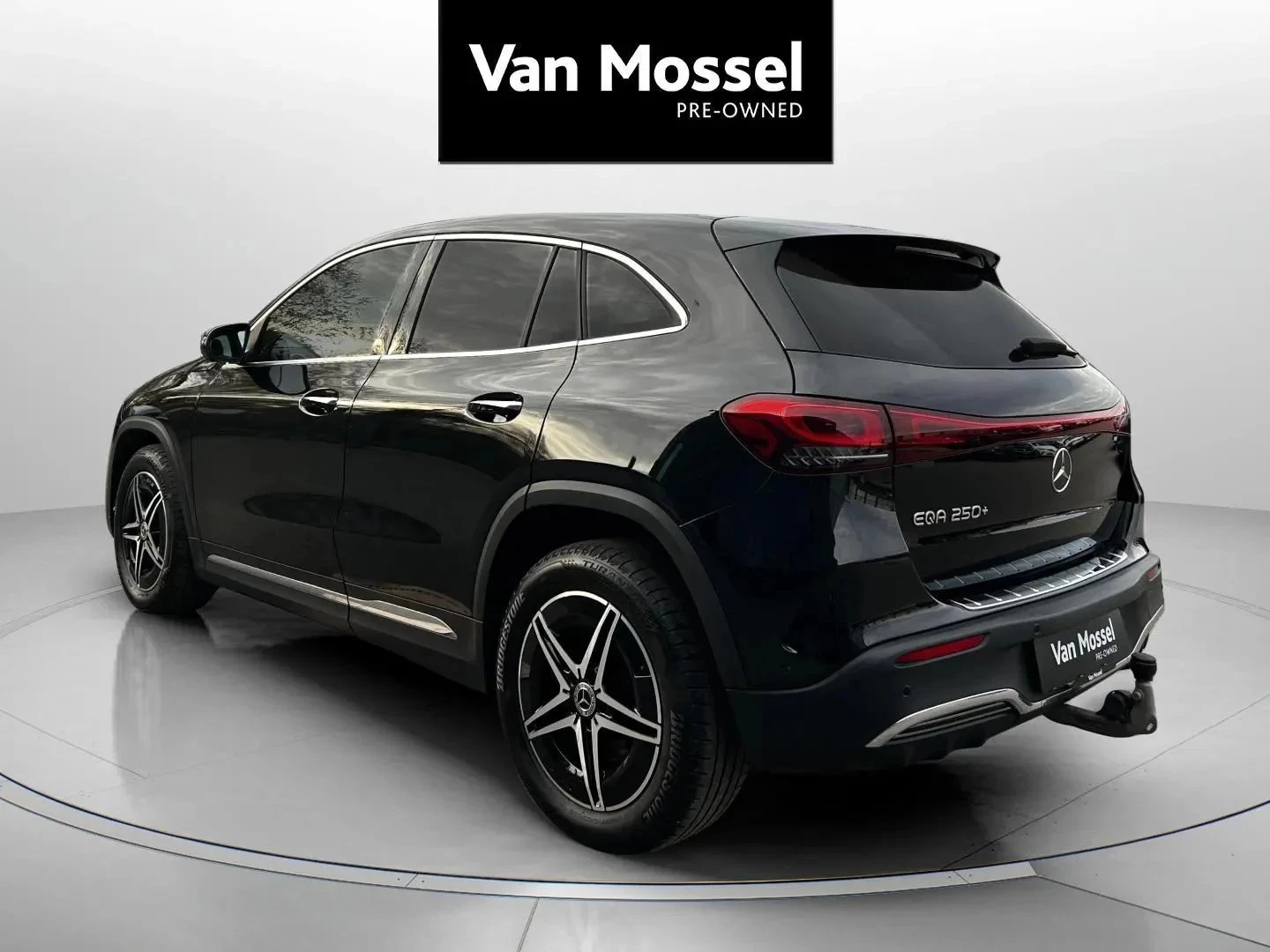 Mercedes-Benz-EQA-image-6