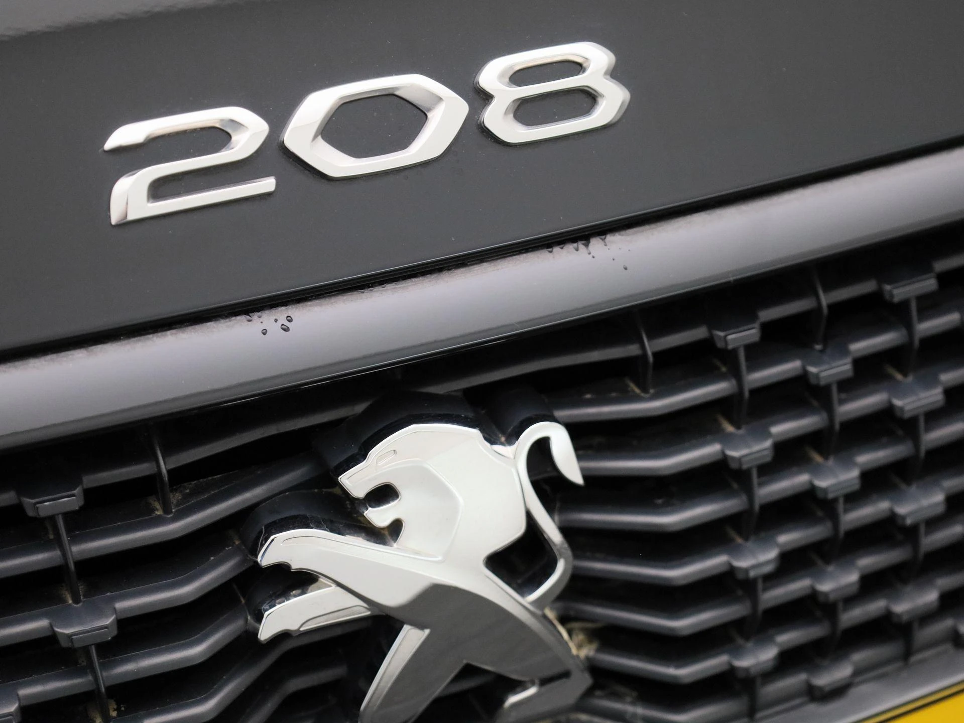 Peugeot-e-208-image-34