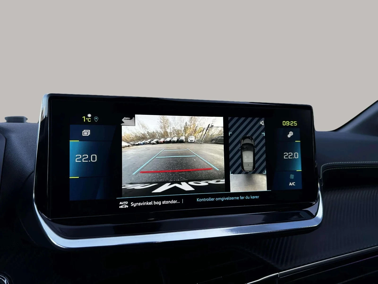 Peugeot-e-208-image-18