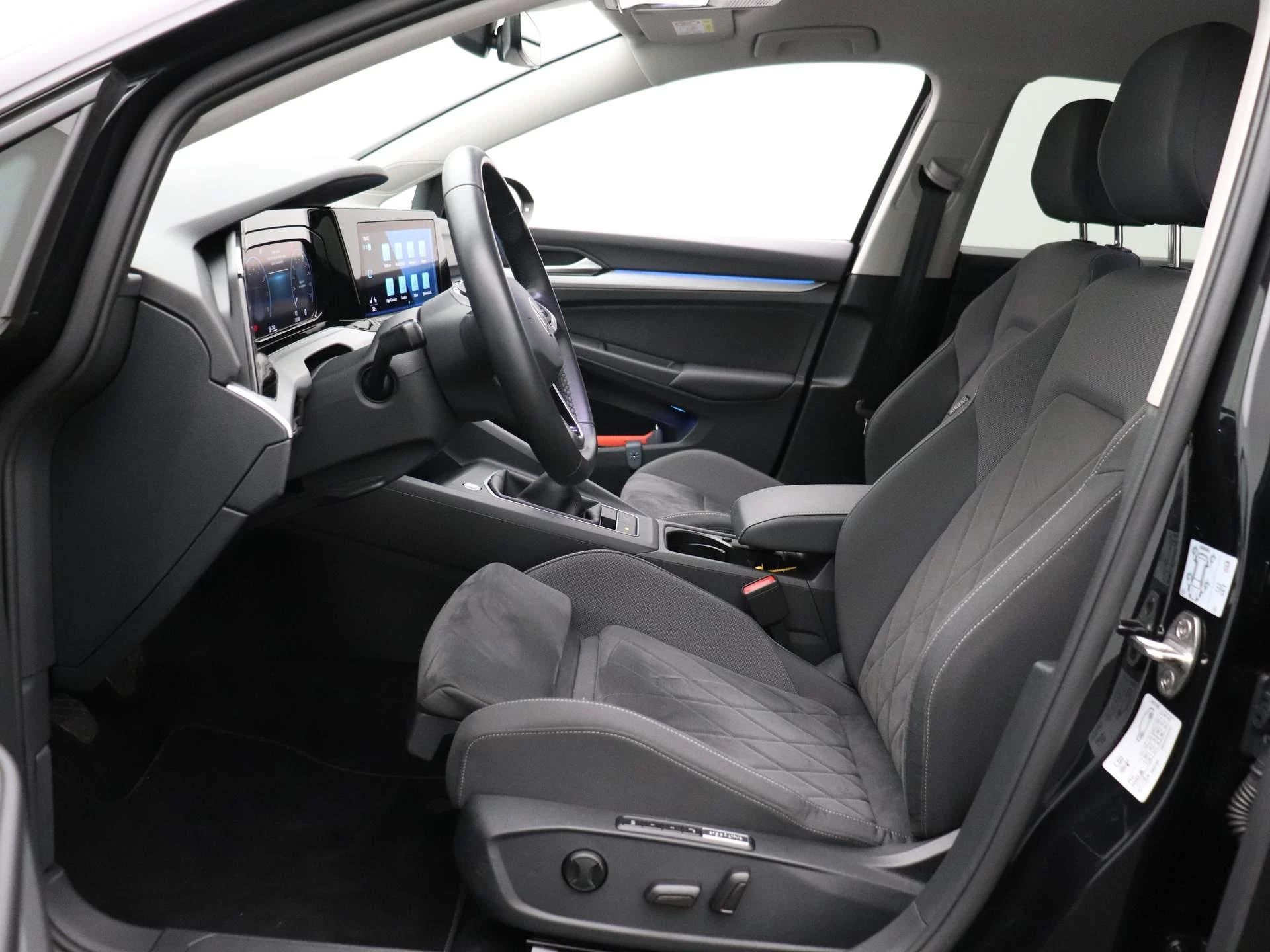 Volkswagen-Golf-image-10