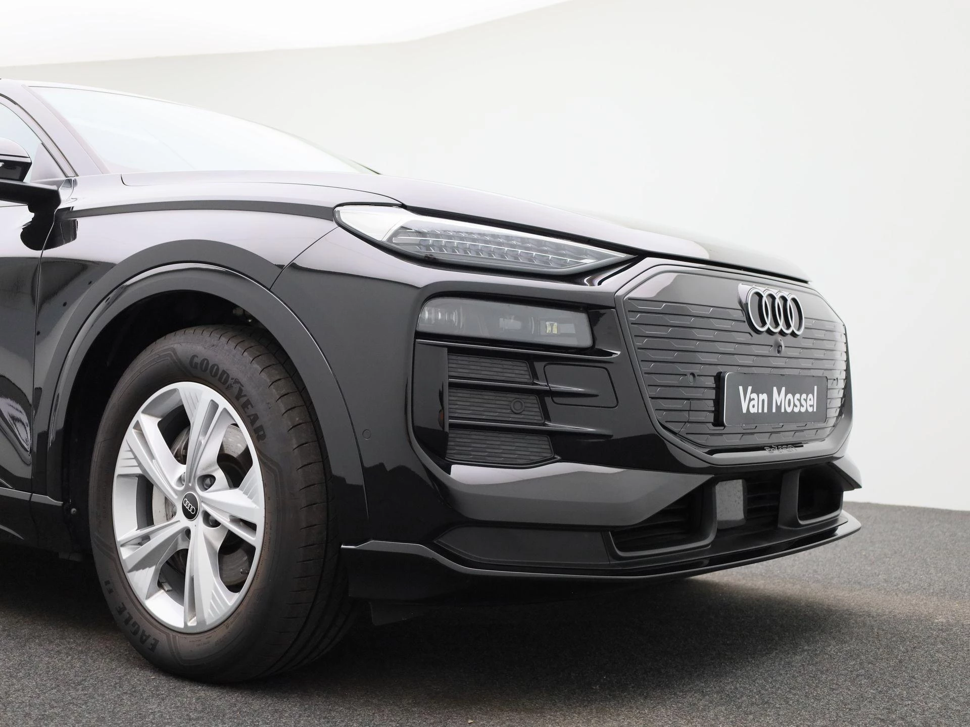 Audi-Q6 e-tron-image-59