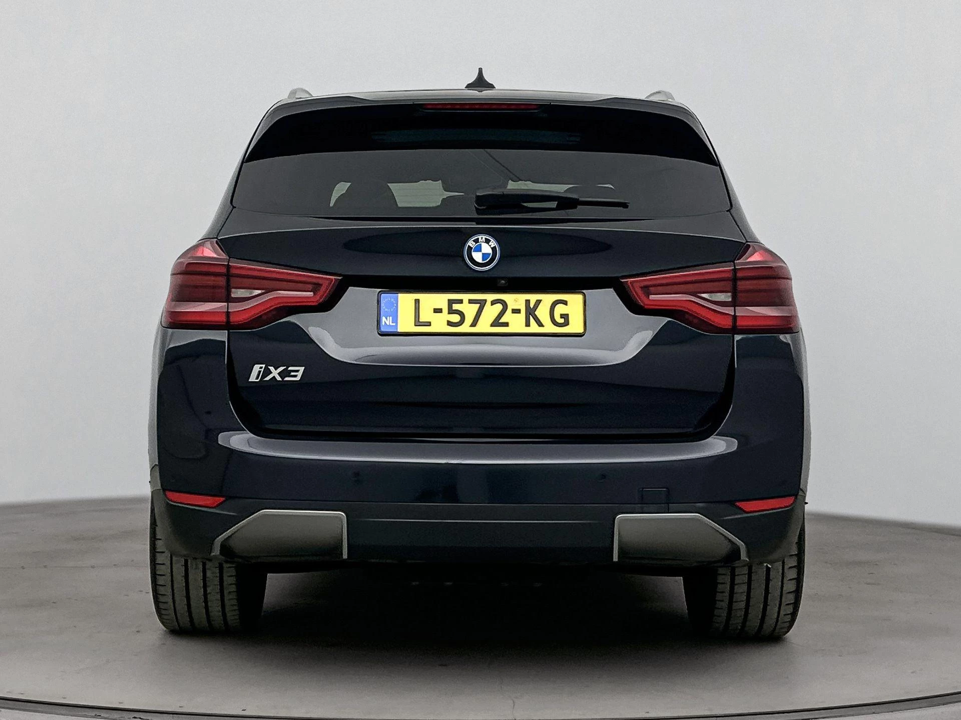 BMW-iX3-image-2