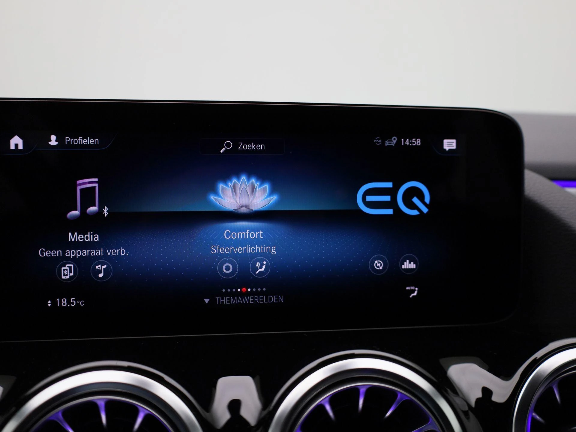 Mercedes-Benz-EQA-image-18