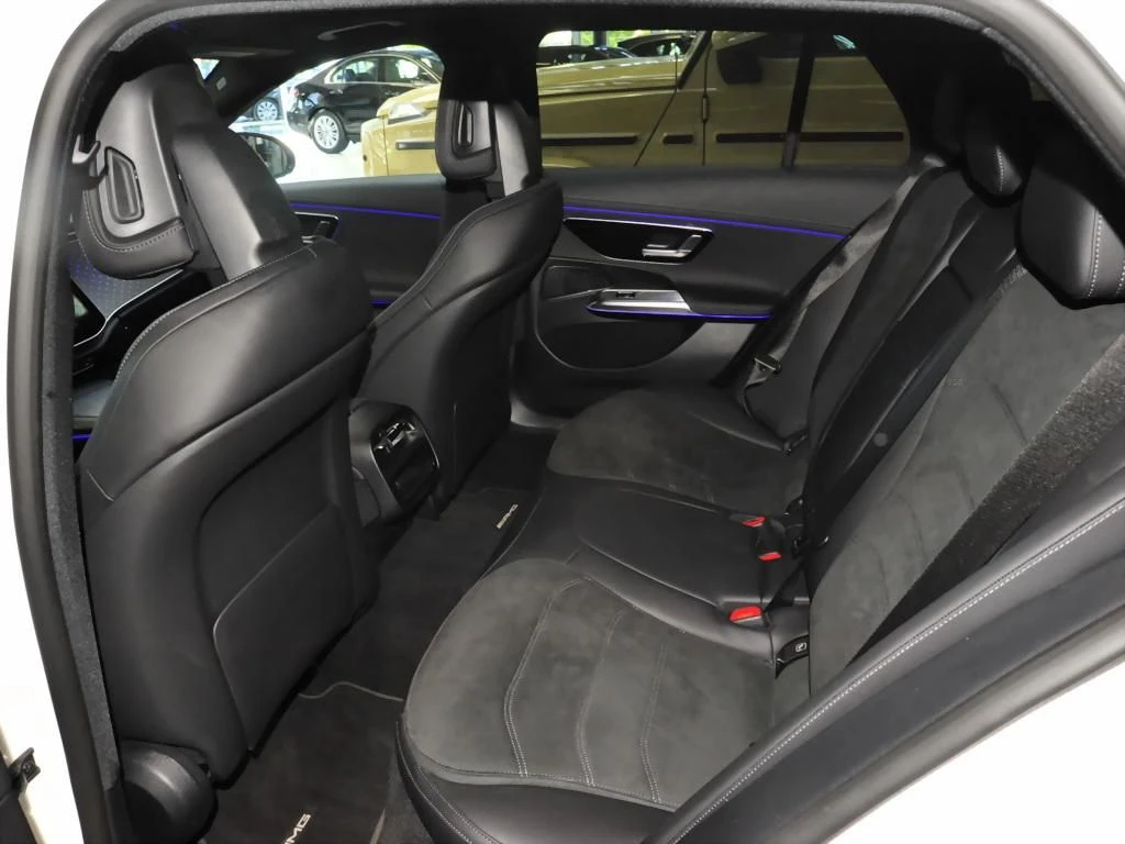 Mercedes-Benz-E-Klasse 220-image-12