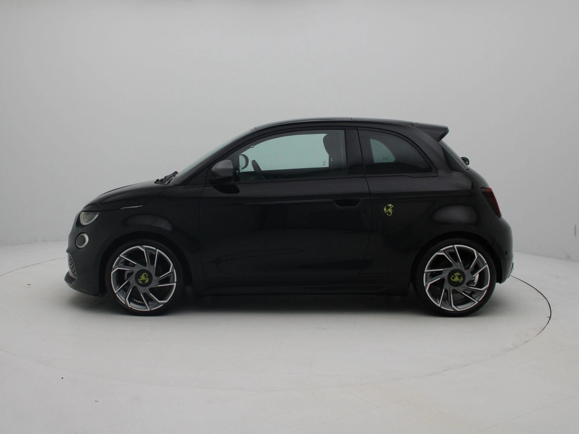 Abarth-500e-image-3