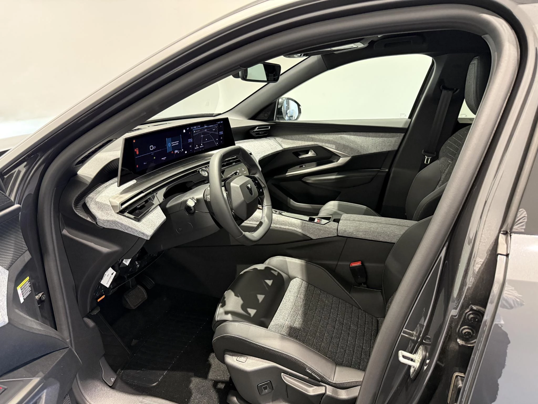 Peugeot 5008 Allure Plug-in HYbrid 195 e-DCS7