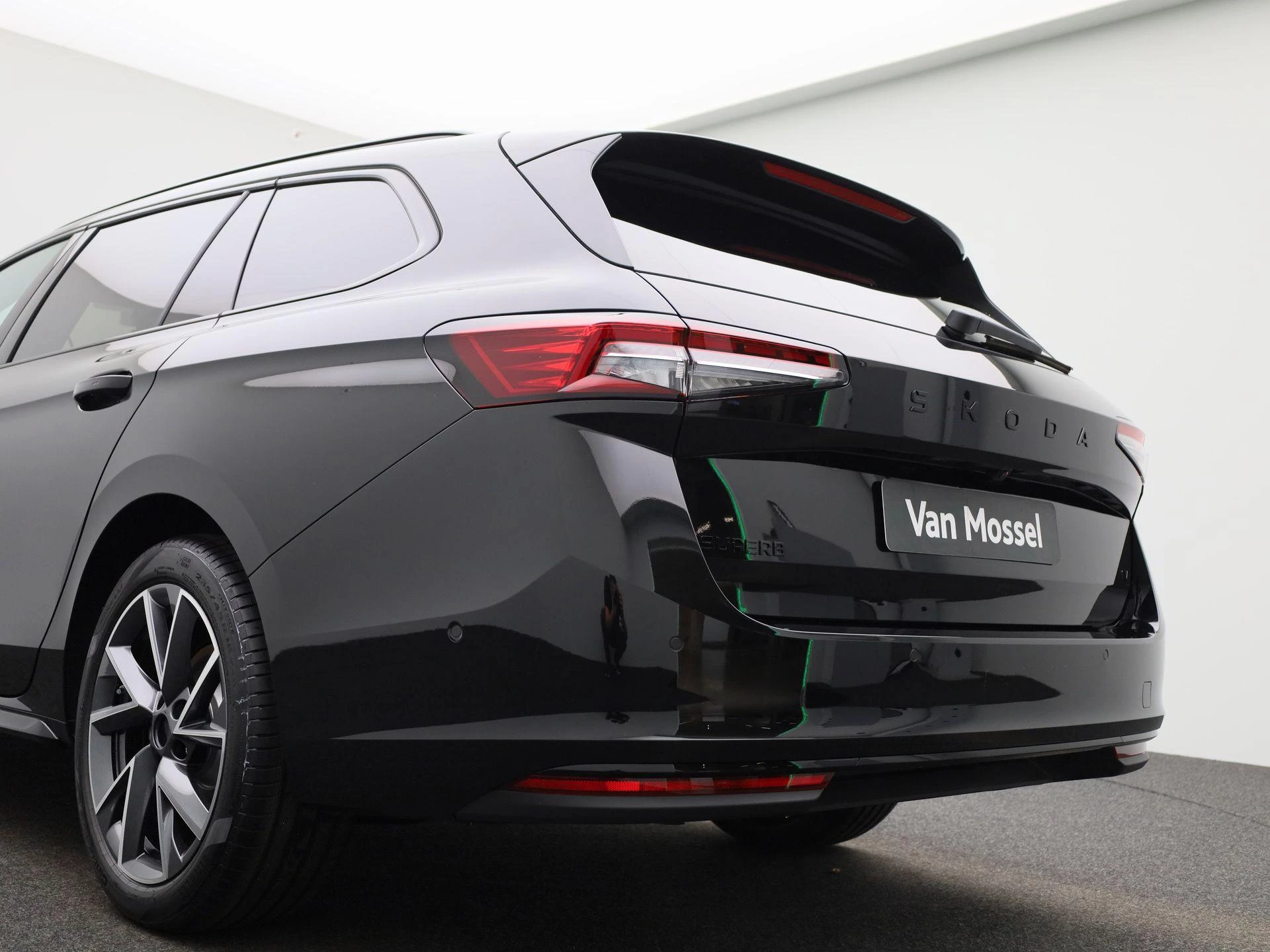 Škoda Superb Combi 1.5 TSI PHEV Sportline Business 204 PK