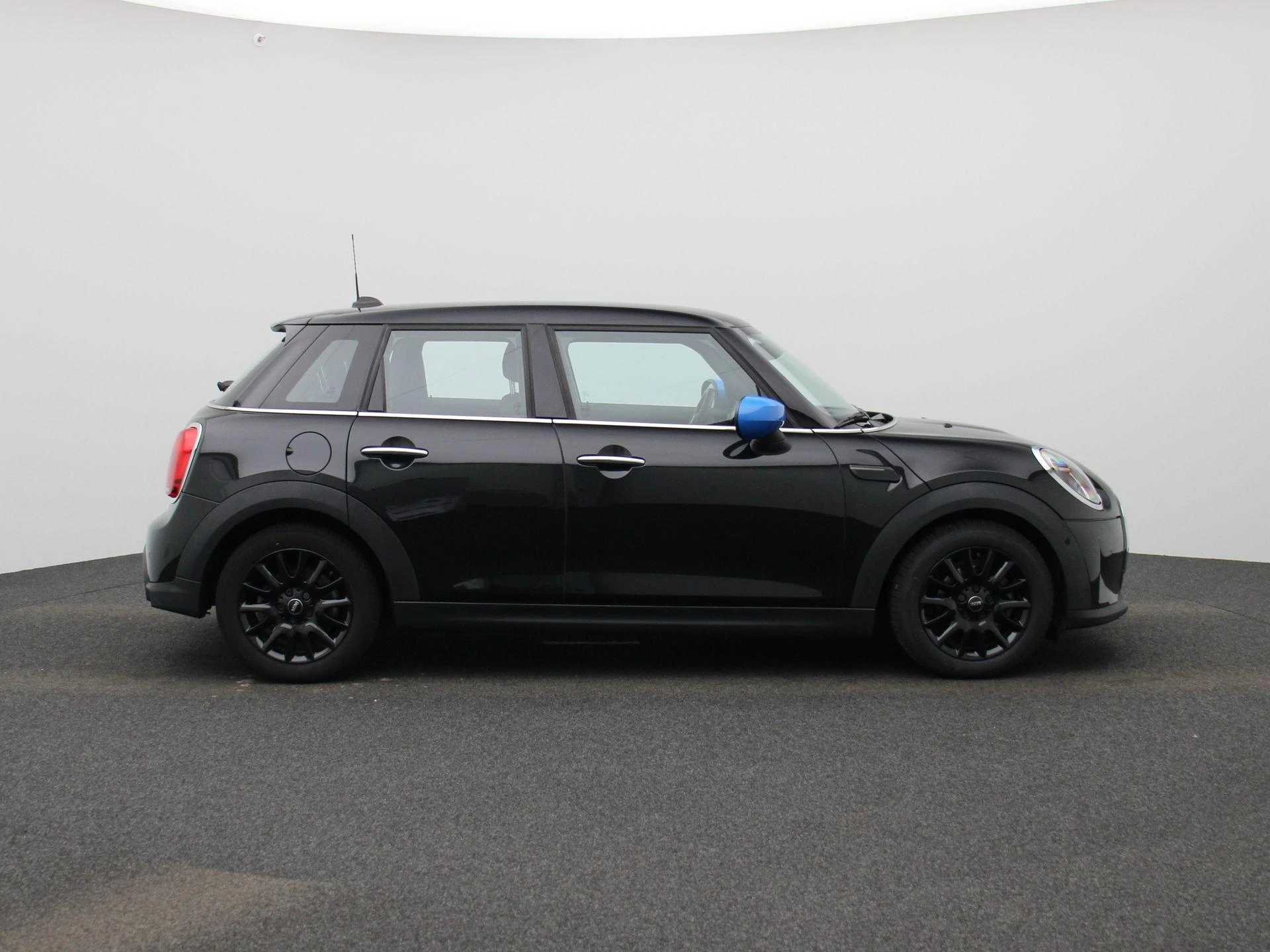 MINI-Cooper-image-5