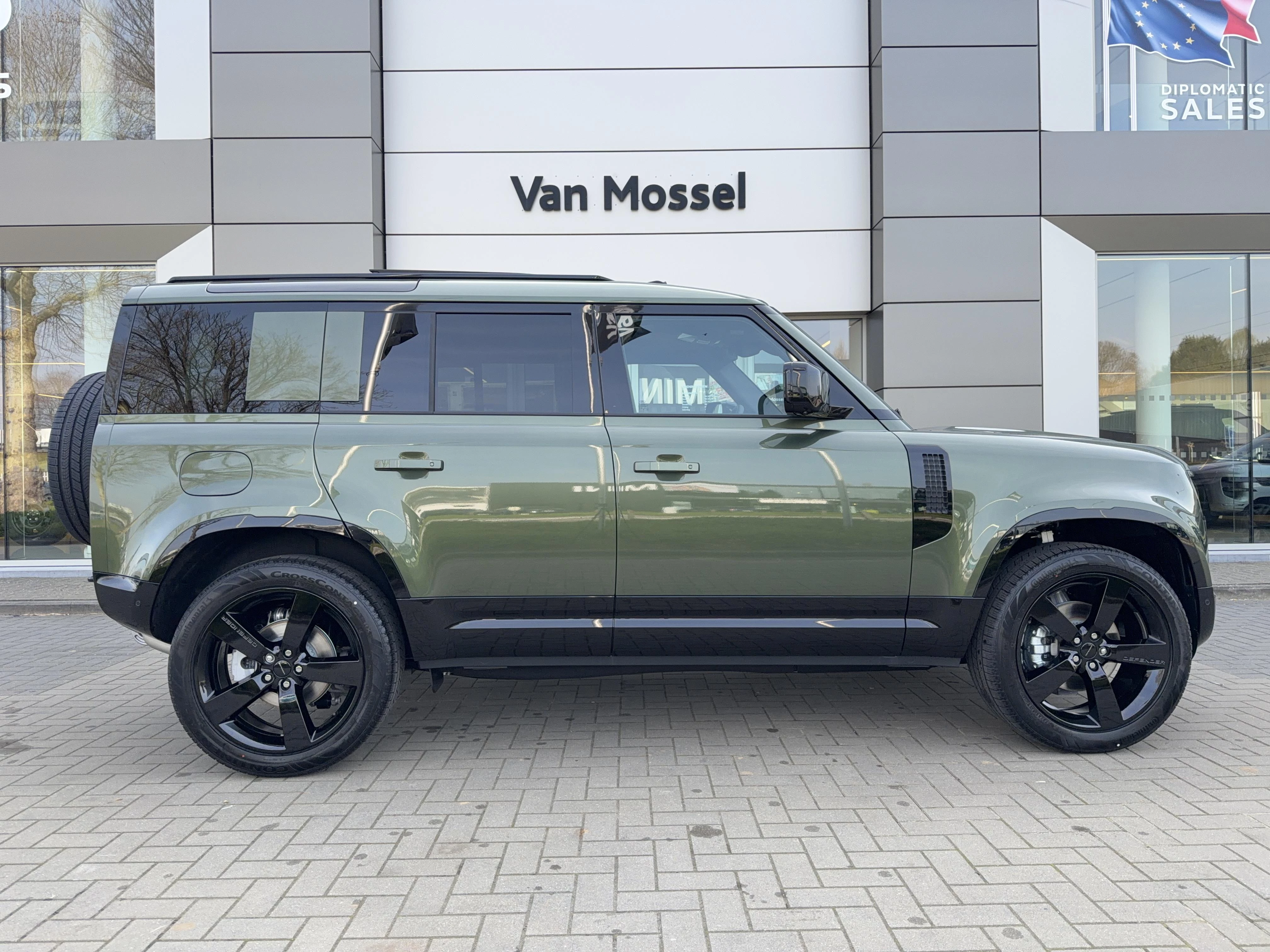 Land Rover Defender 110 D250 X-Dynamic SE AWD Auto. 26MY