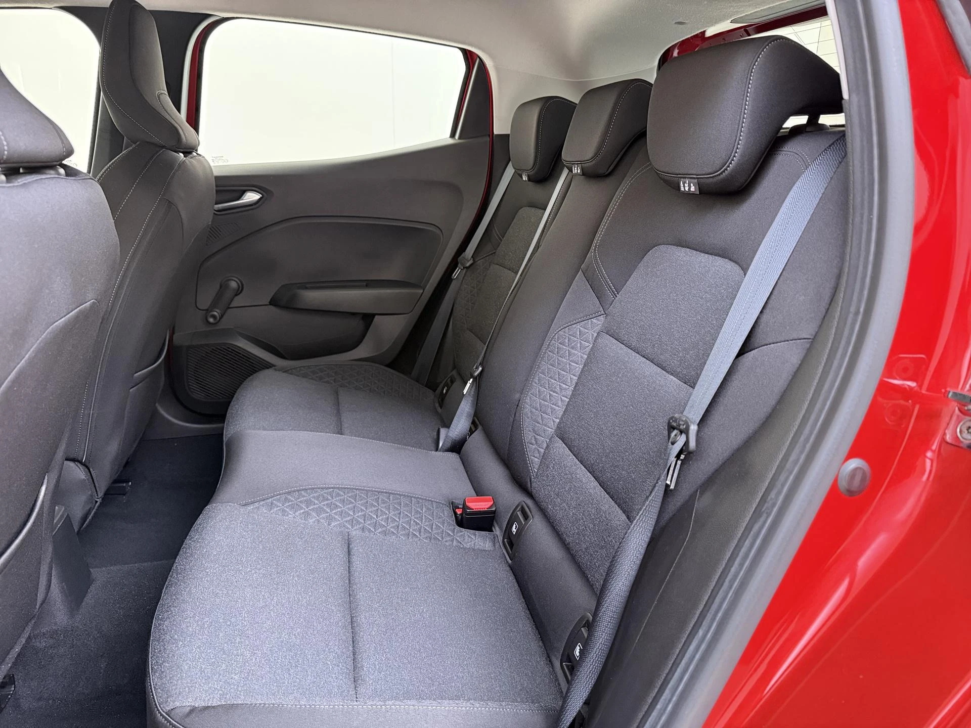 Renault-Clio-image-15