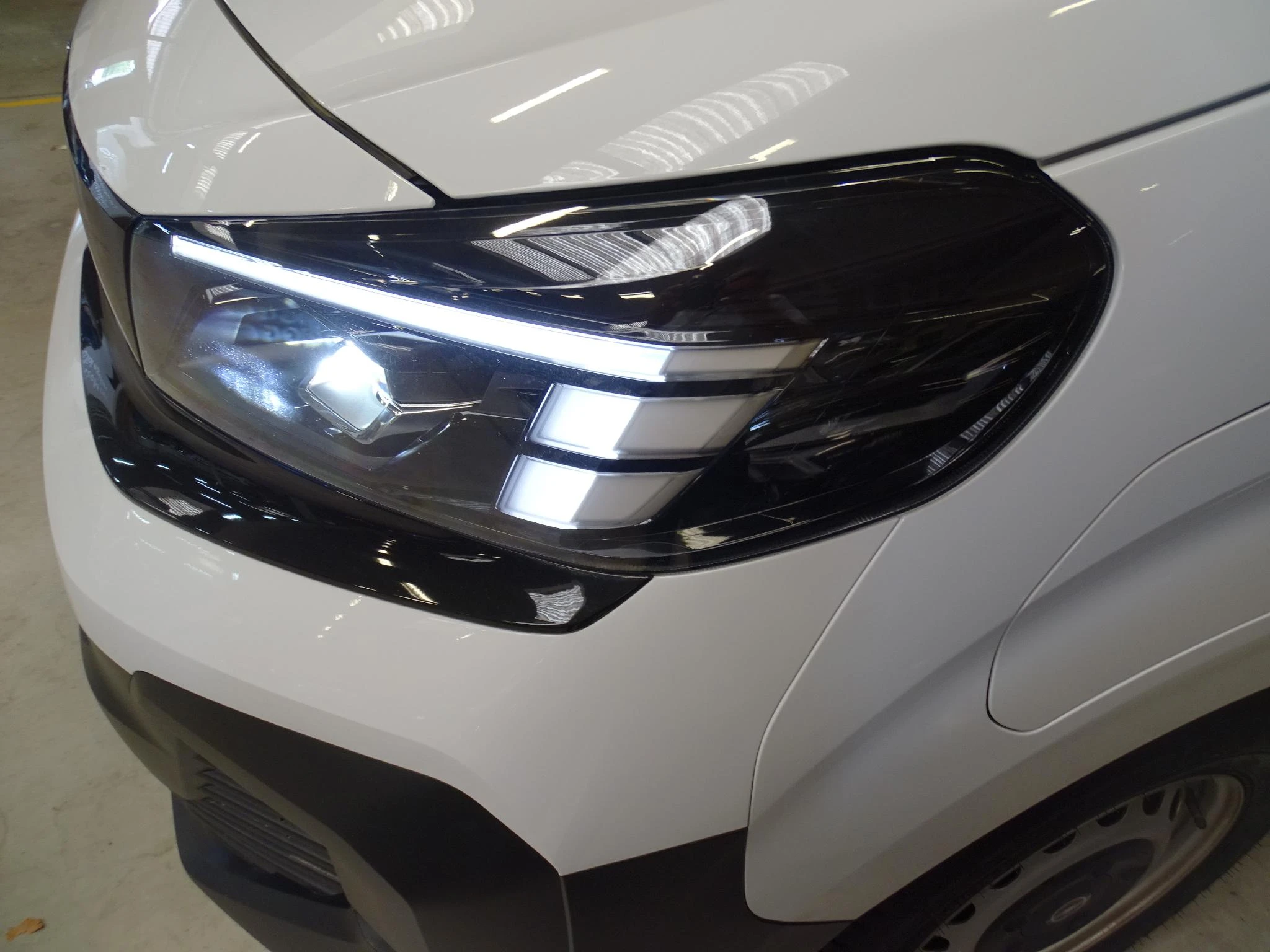 Opel-Vivaro-image-20
