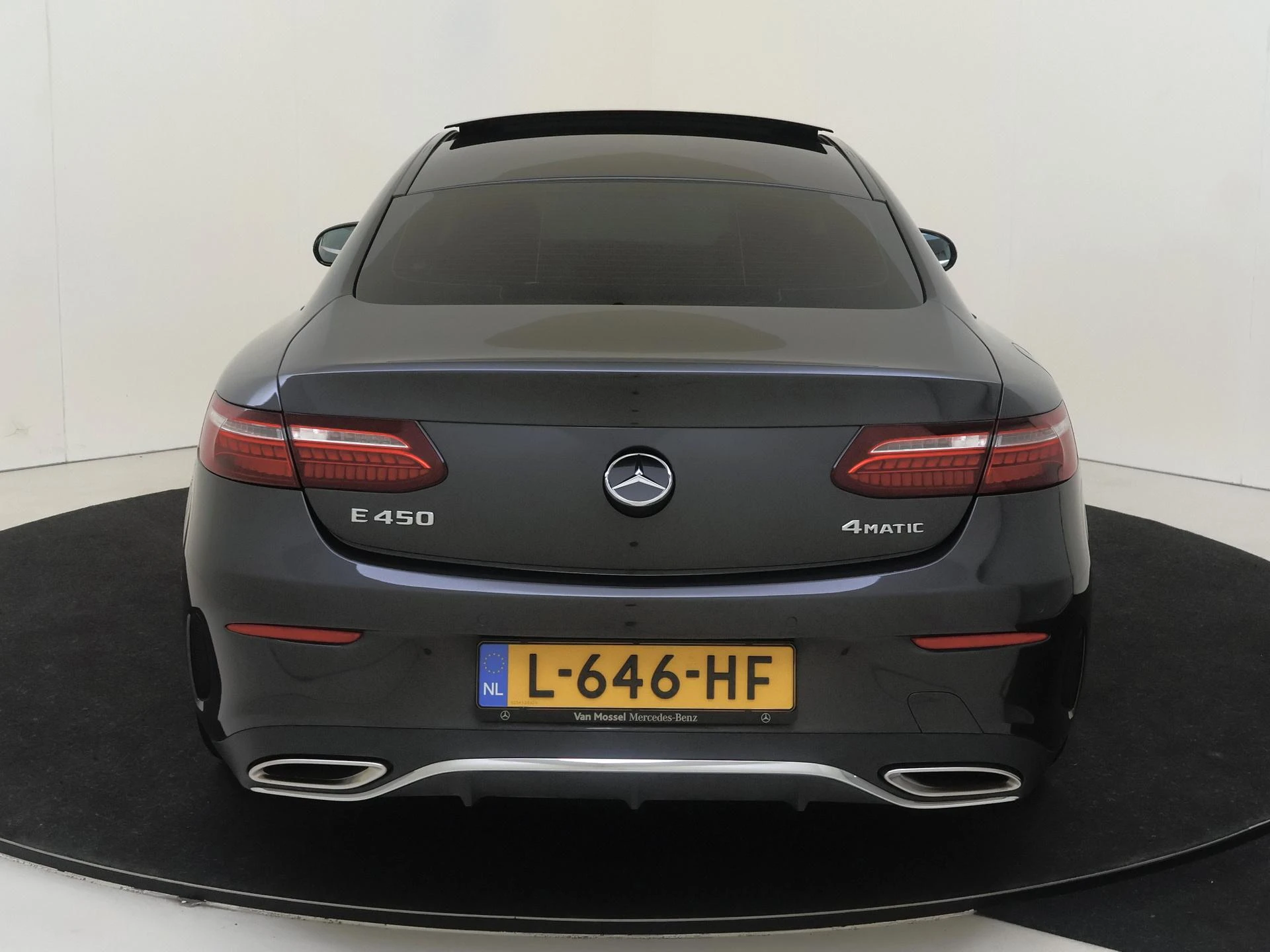 Mercedes-Benz-E-Klasse-image-6