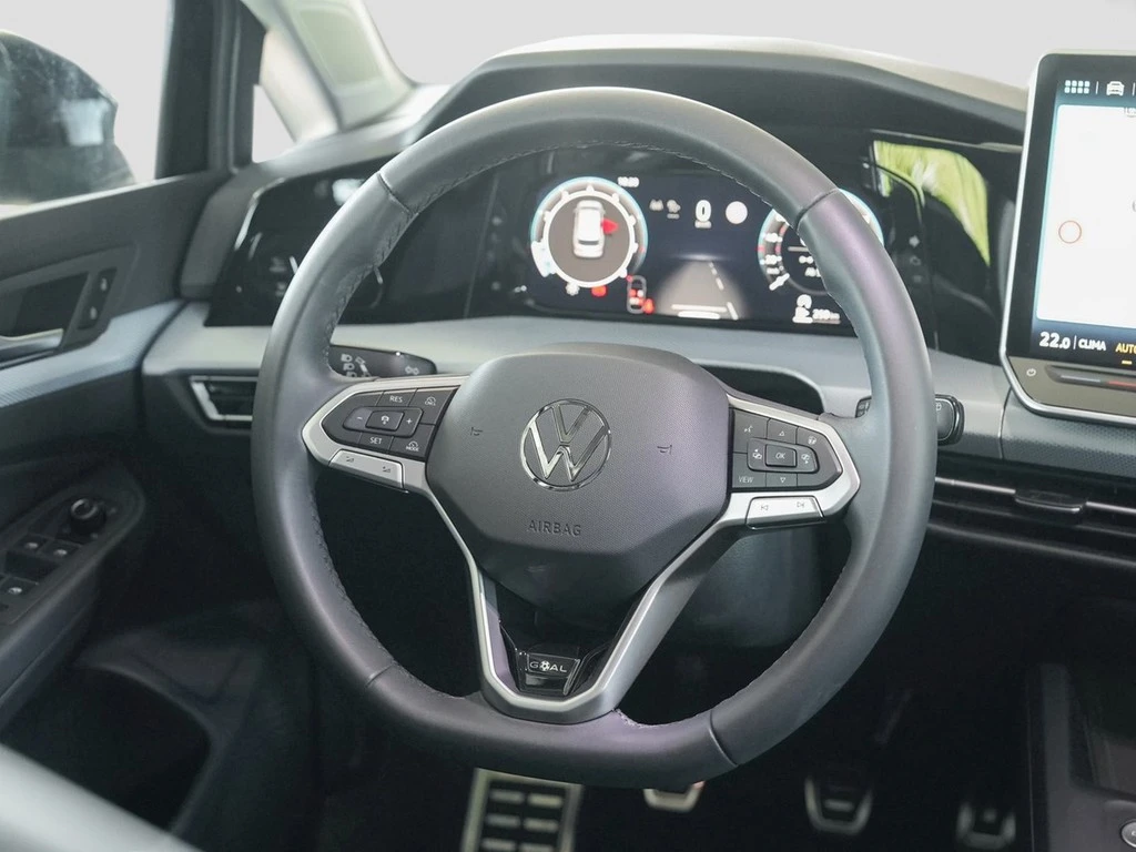 Volkswagen-Golf-image-11