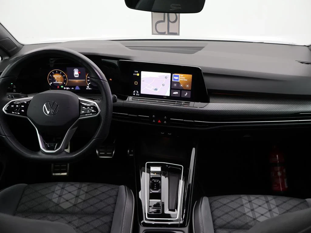 Volkswagen-Golf-image-14