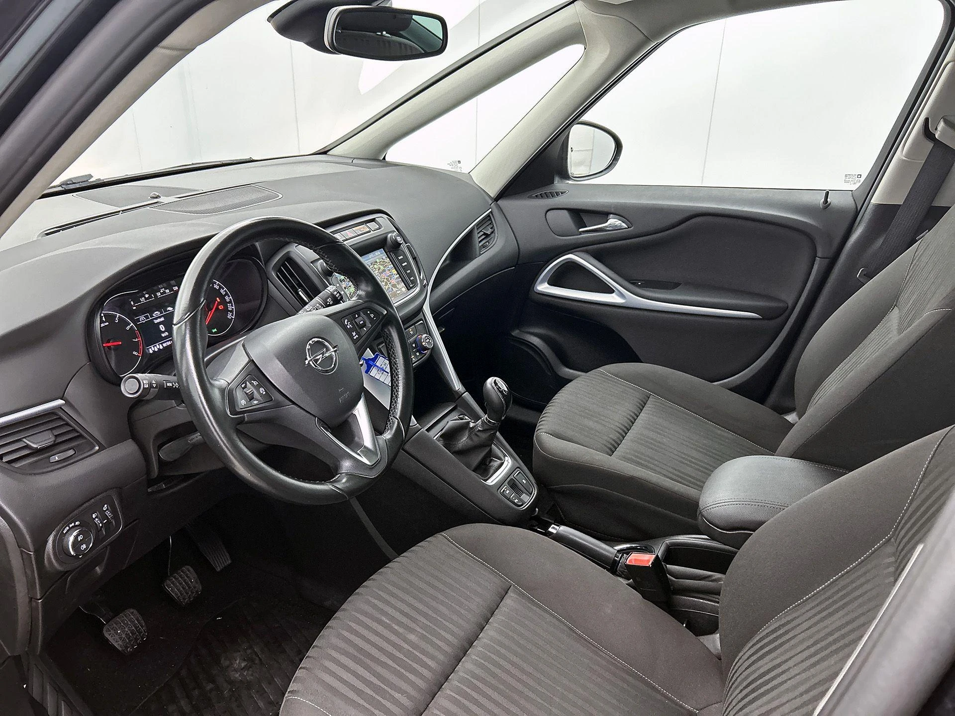 Opel-Zafira Tourer-image-17