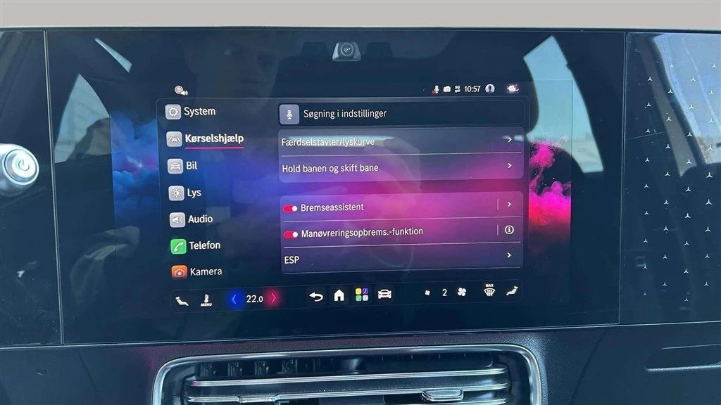 Mercedes-Benz-GLB-image-17