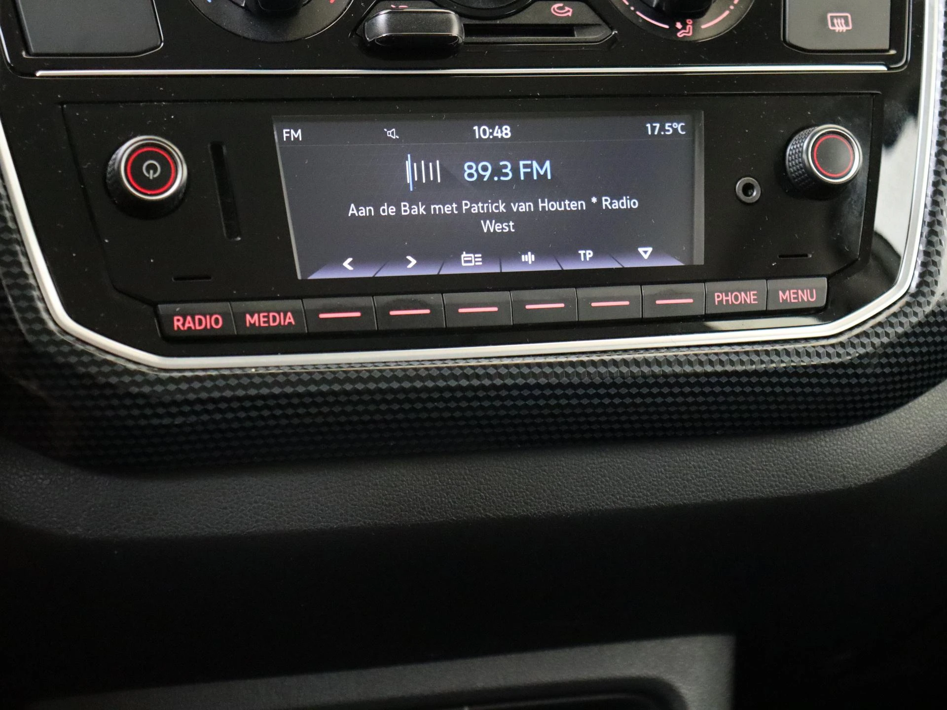 Volkswagen-up!-image-14