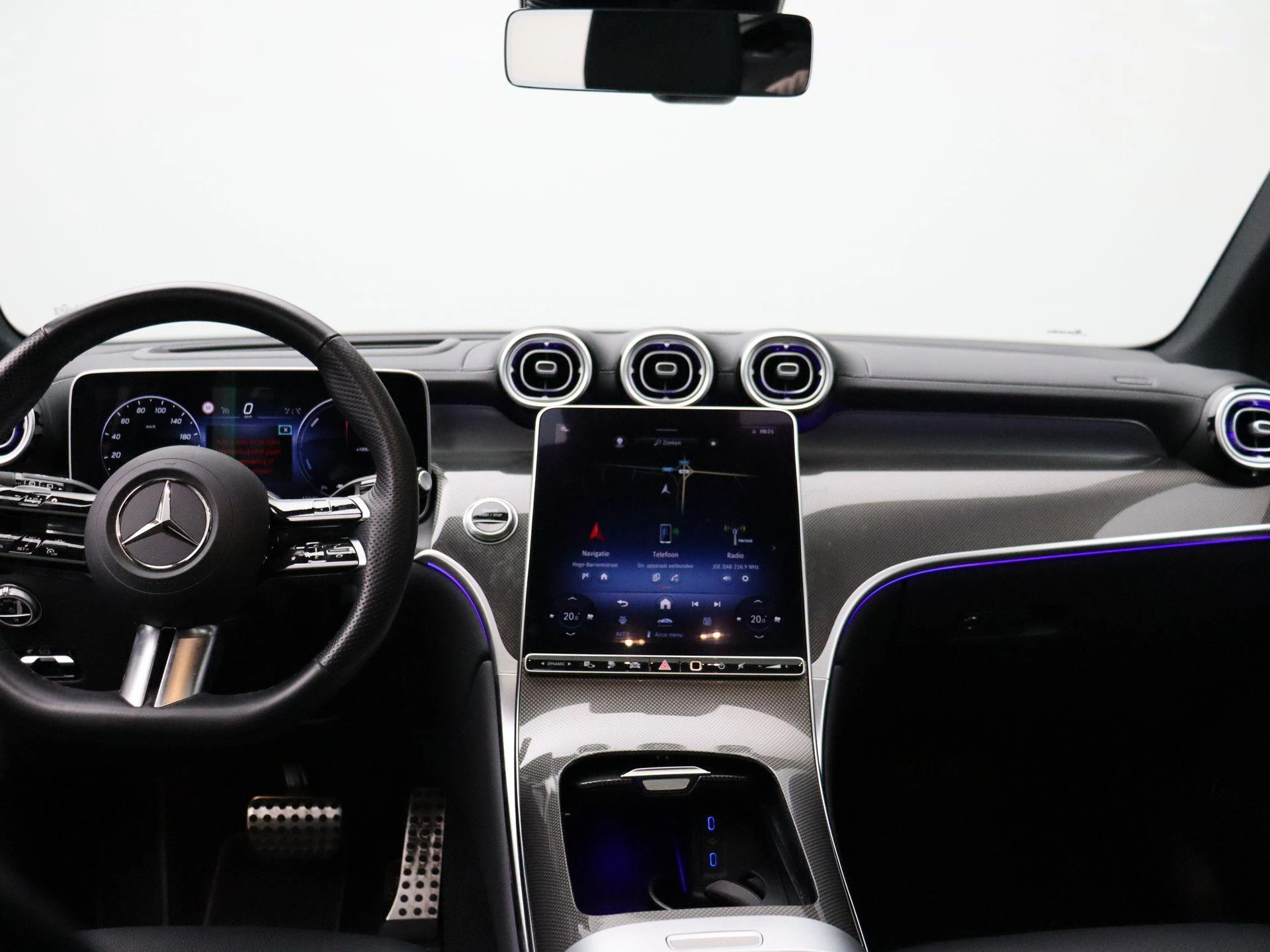 Mercedes-Benz-GLC-image-26