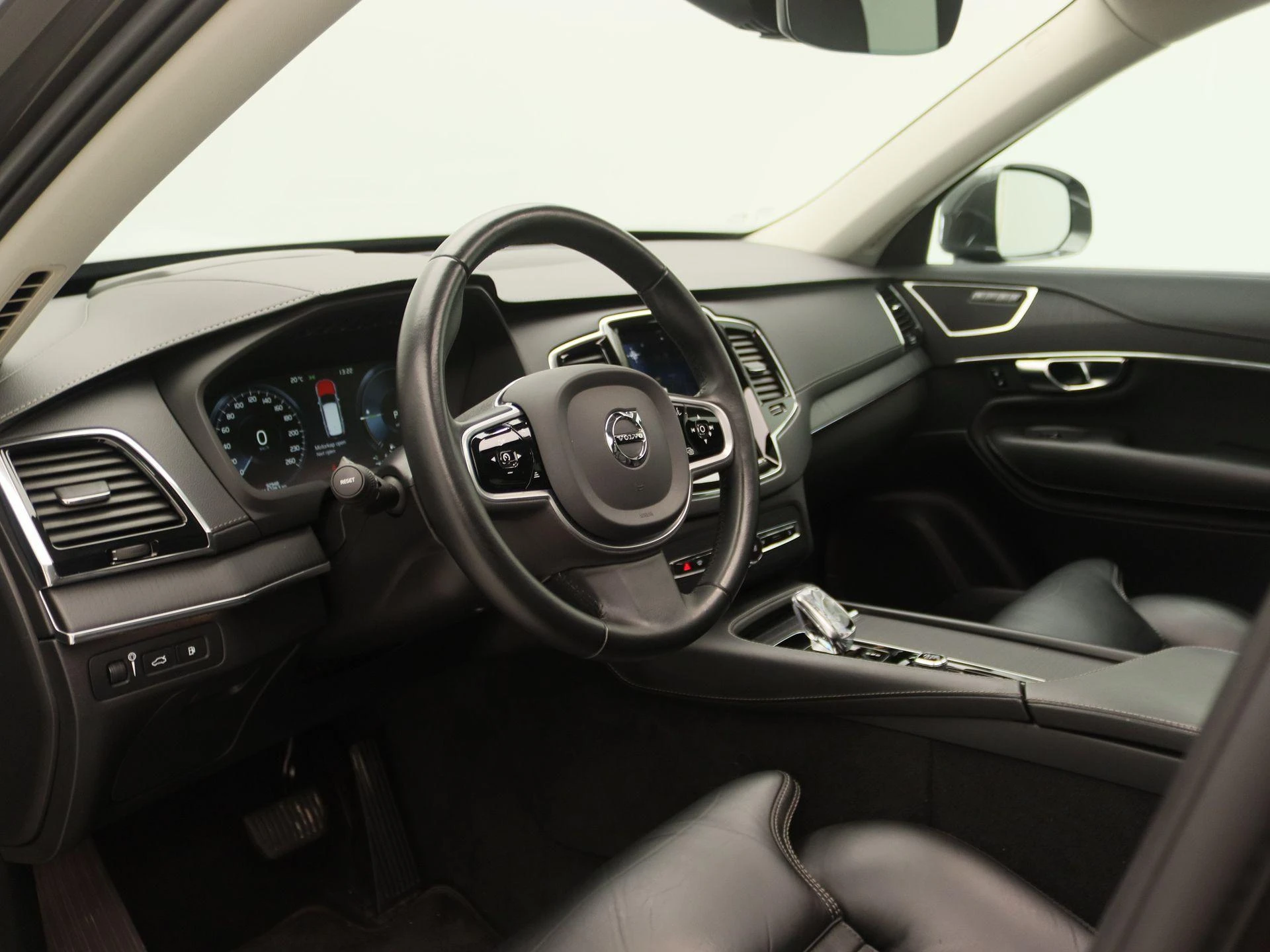 Volvo-XC90-image-24