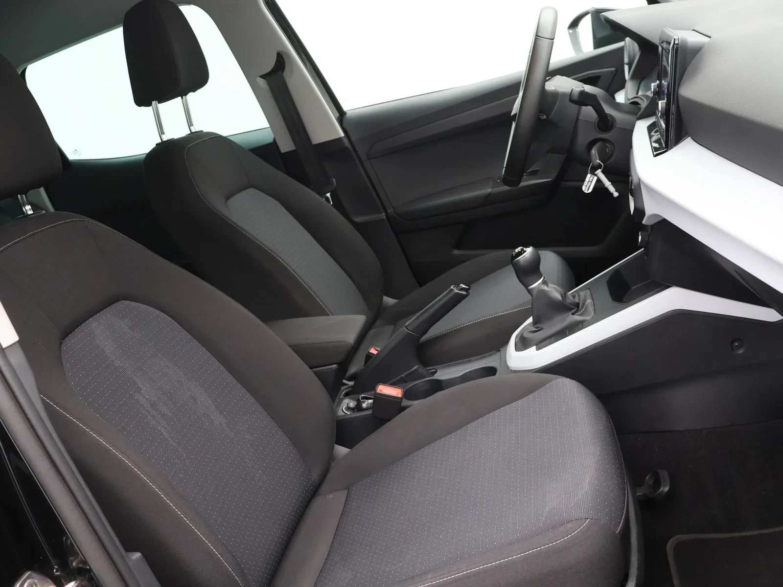 SEAT-Arona-image-7