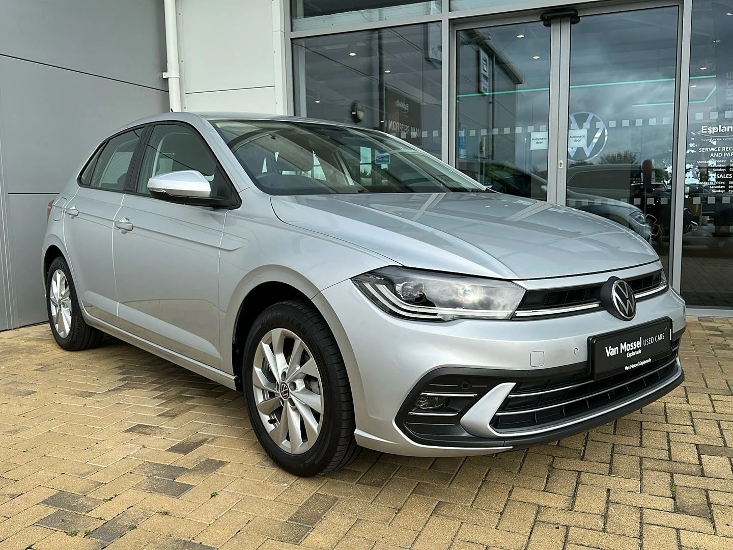 Volkswagen-Polo-image-17