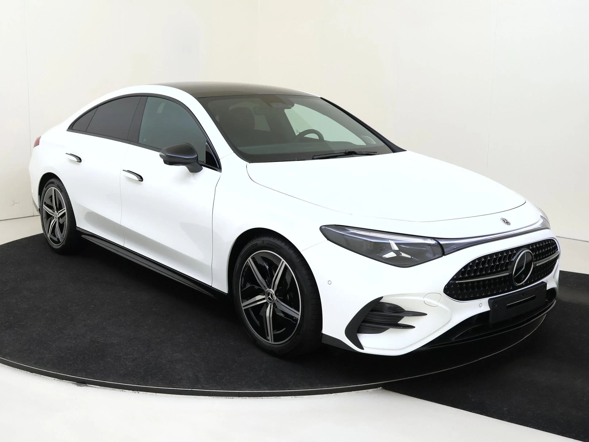 Mercedes-Benz-CLA-image-1
