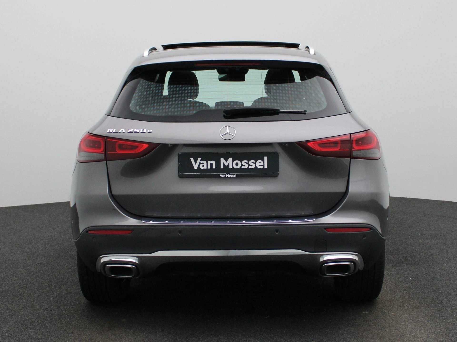 Mercedes-Benz-GLA-image-4