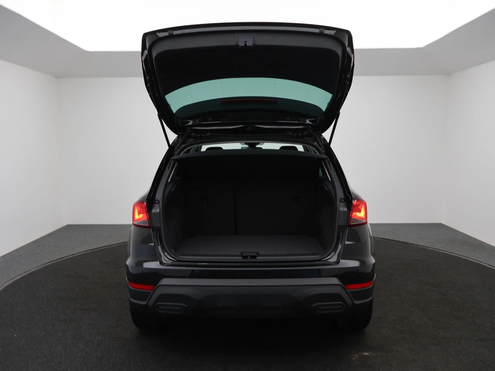 SEAT-Arona-image-13