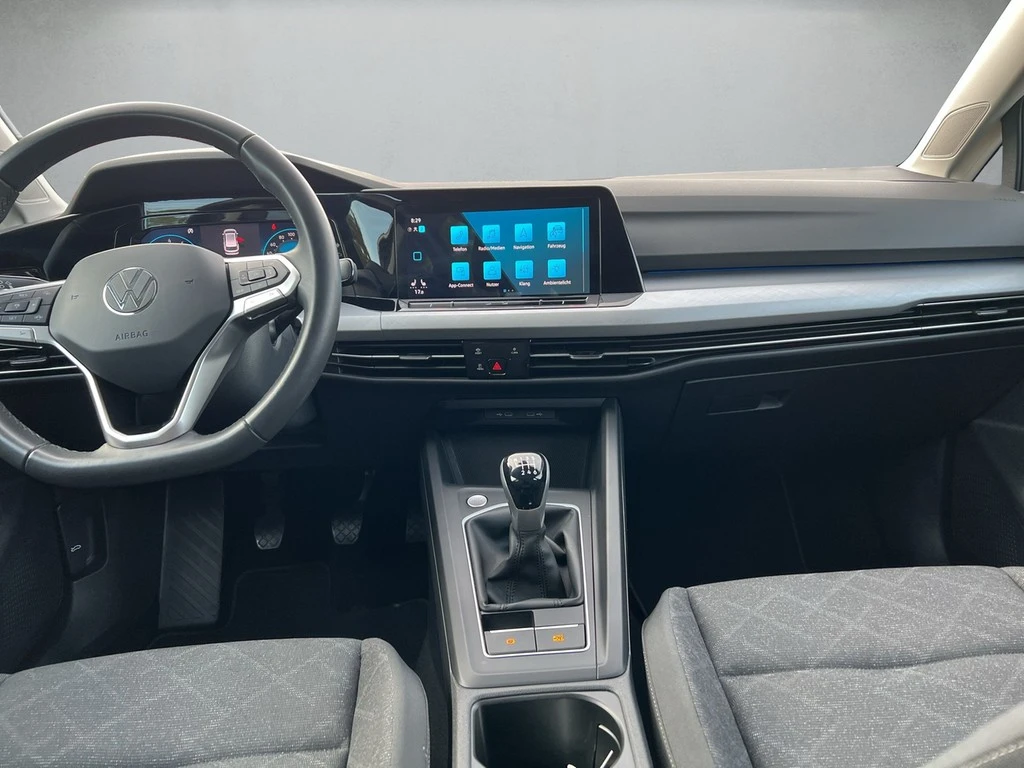 Volkswagen-Golf-image-7