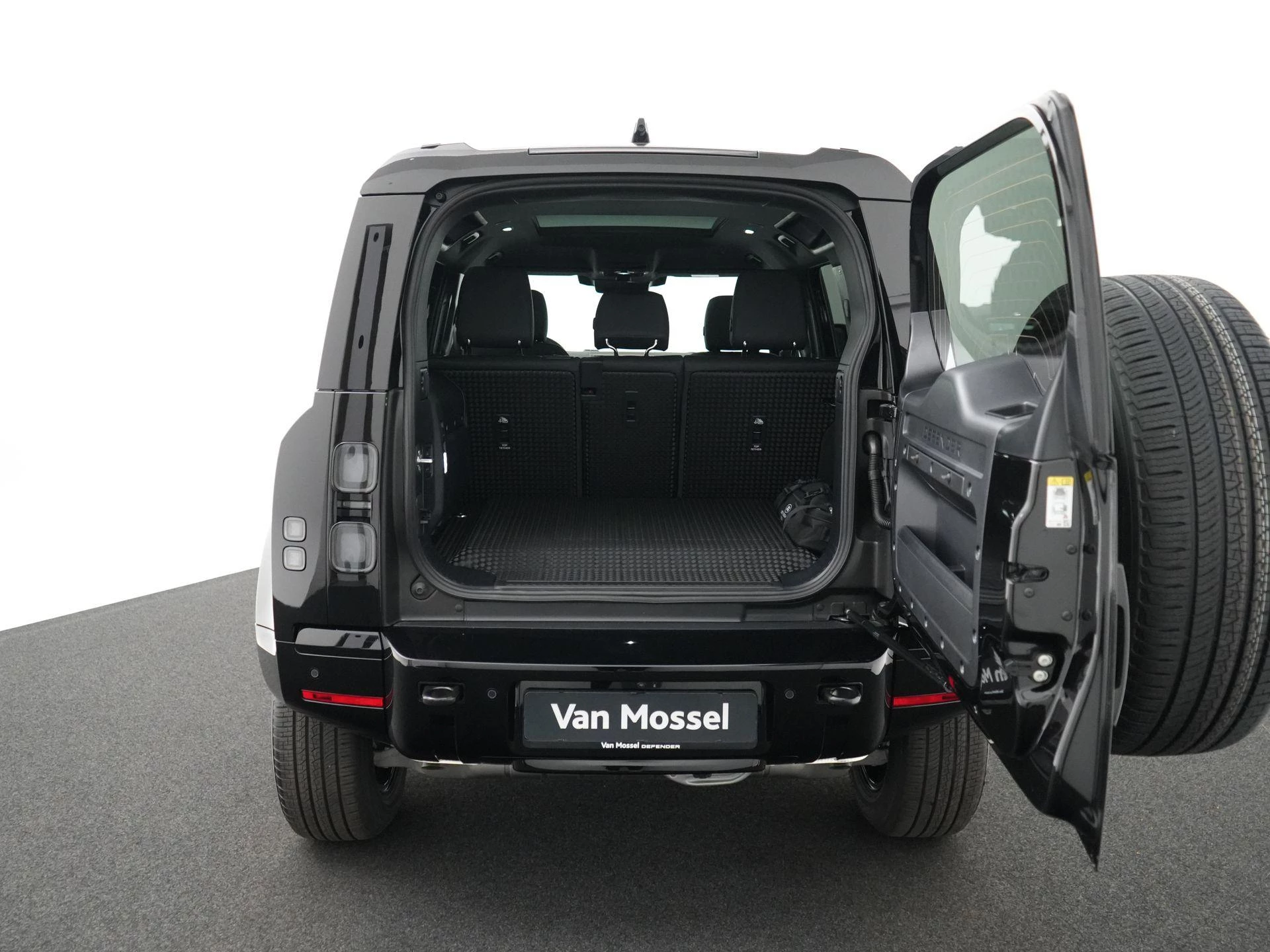 Land Rover Defender 2.0 P300e 110 Dynamic SE Edition