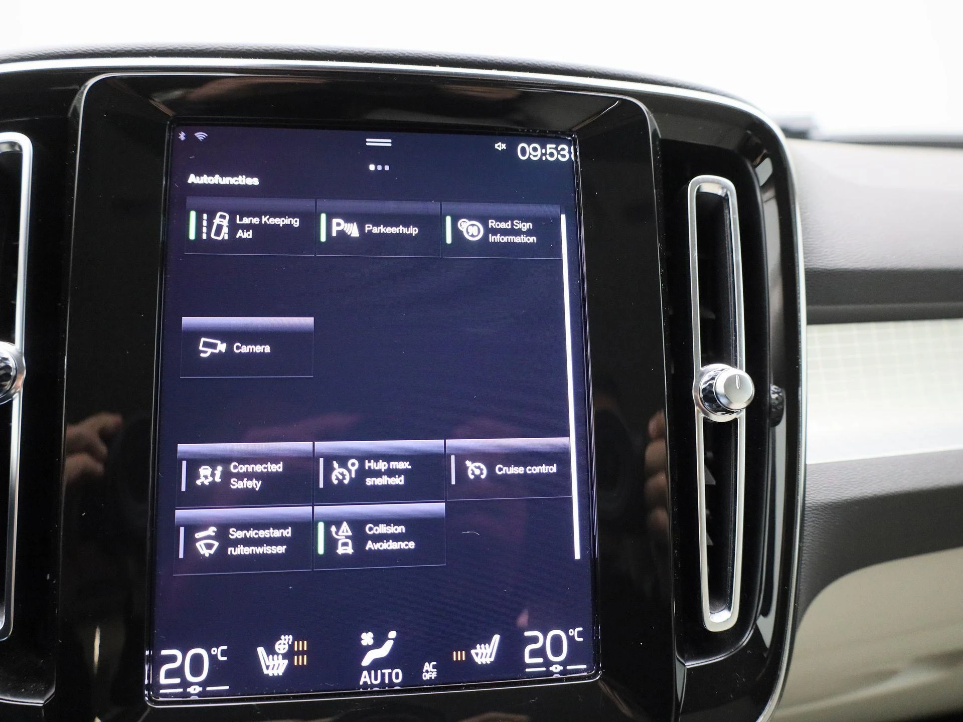 Volvo-XC40-image-16