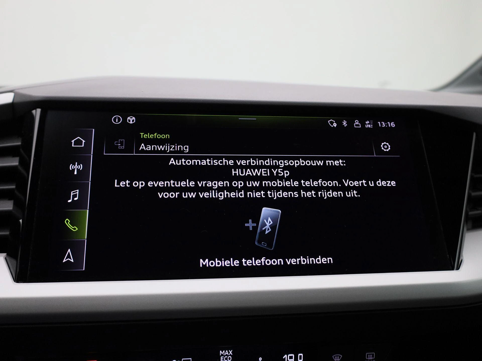 Audi-Q4 e-tron-image-28