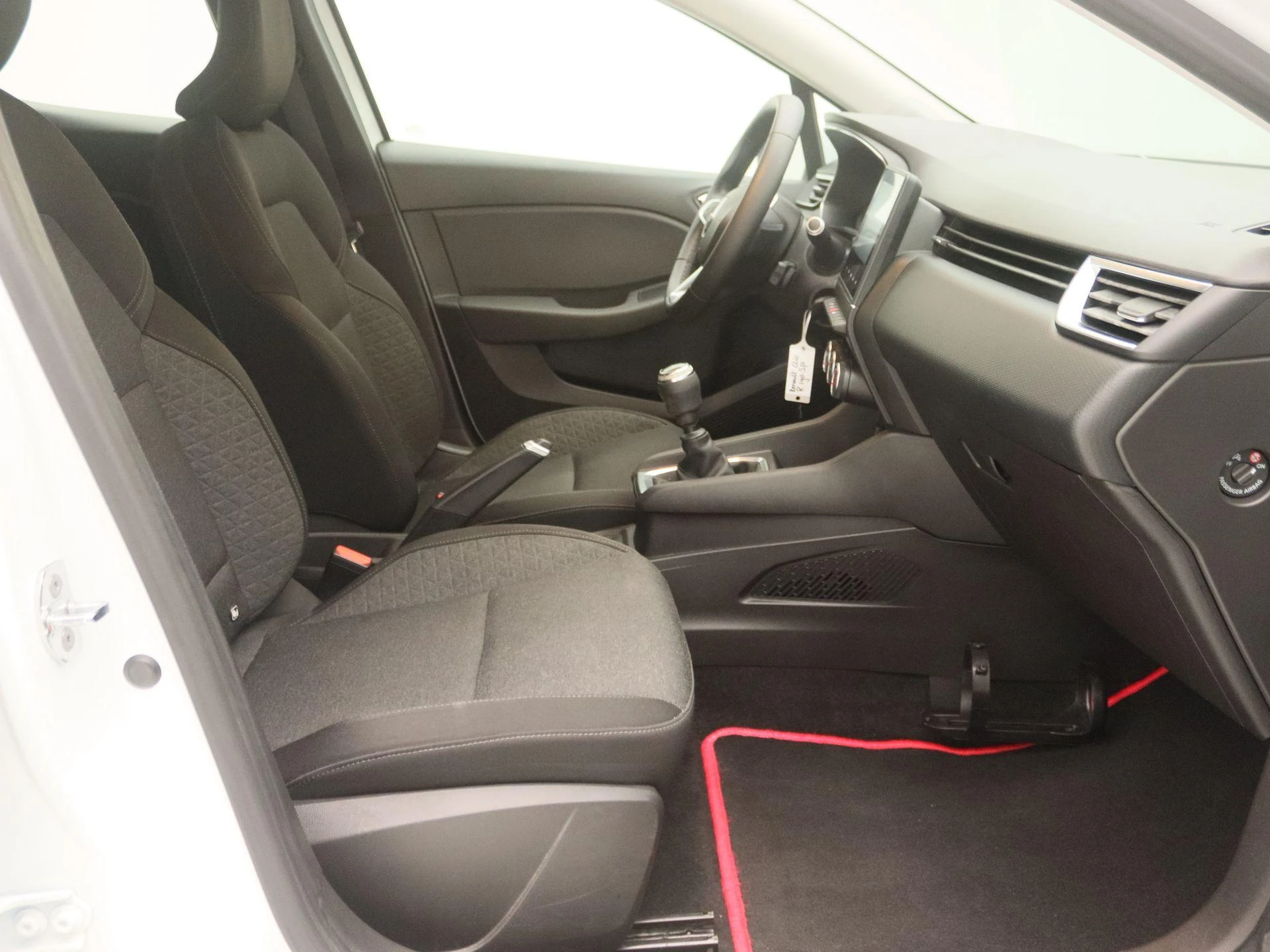 Renault-Clio-image-22