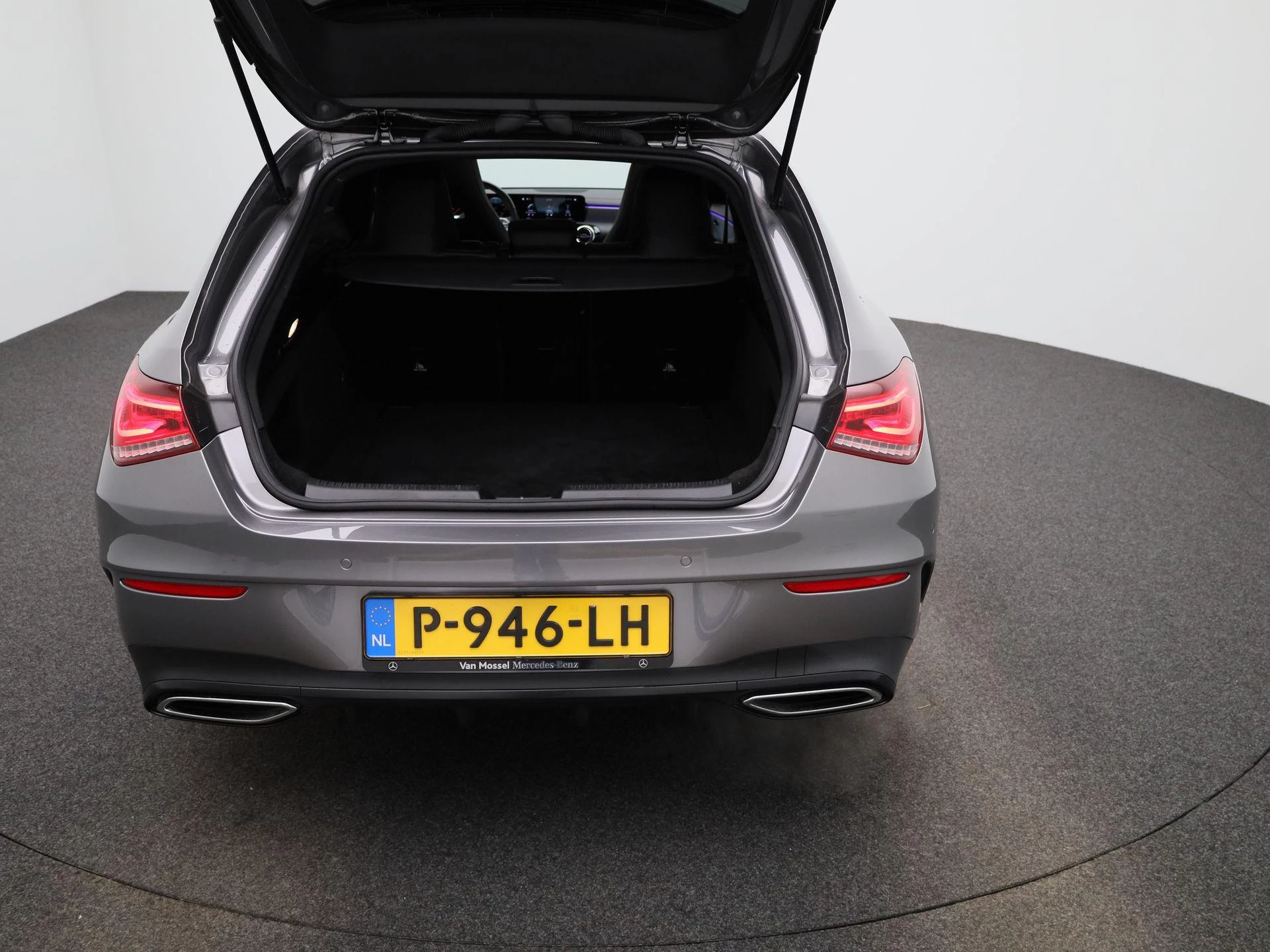 Mercedes-Benz-CLA-image-10