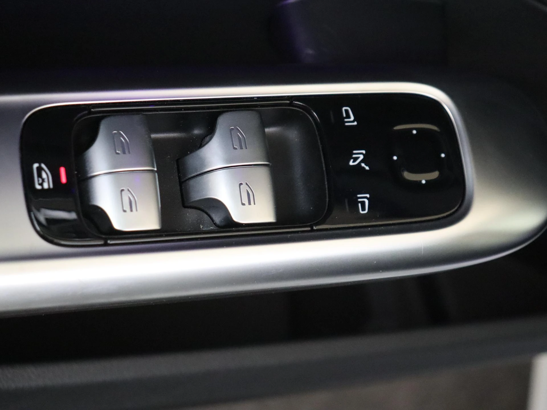 Mercedes-Benz-C-Klasse-image-25