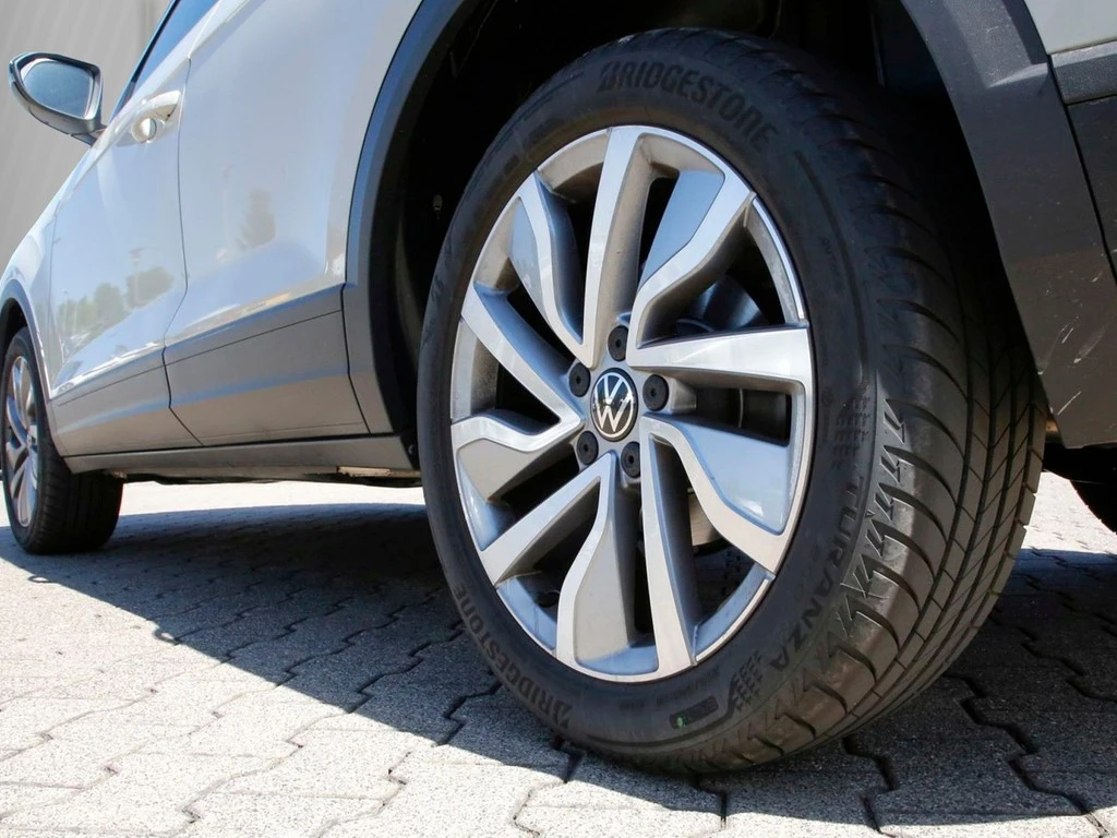 Volkswagen-T-Roc-image-4