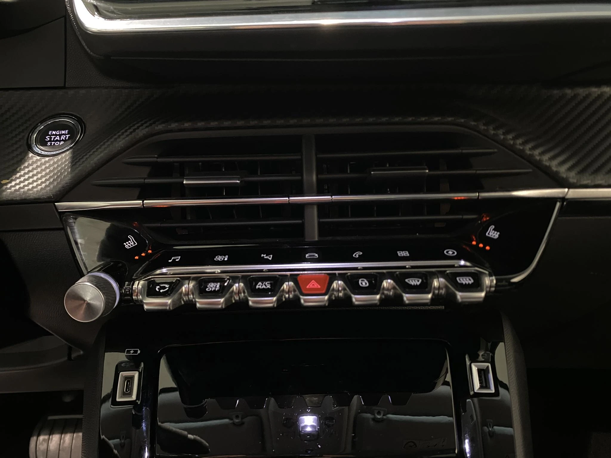 Peugeot-e-2008-image-16