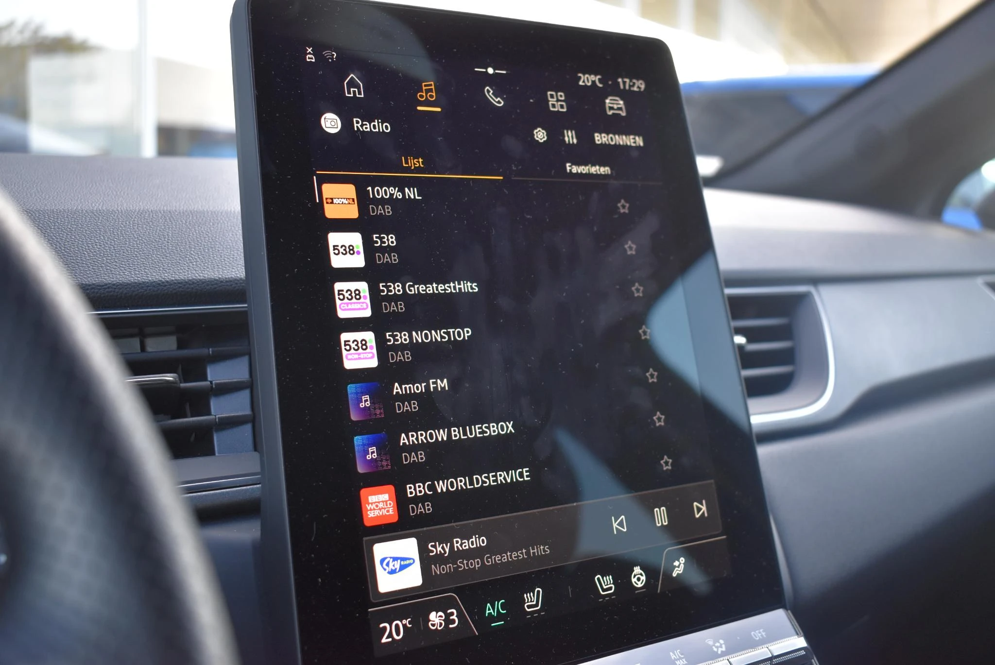 Renault-Captur-image-28