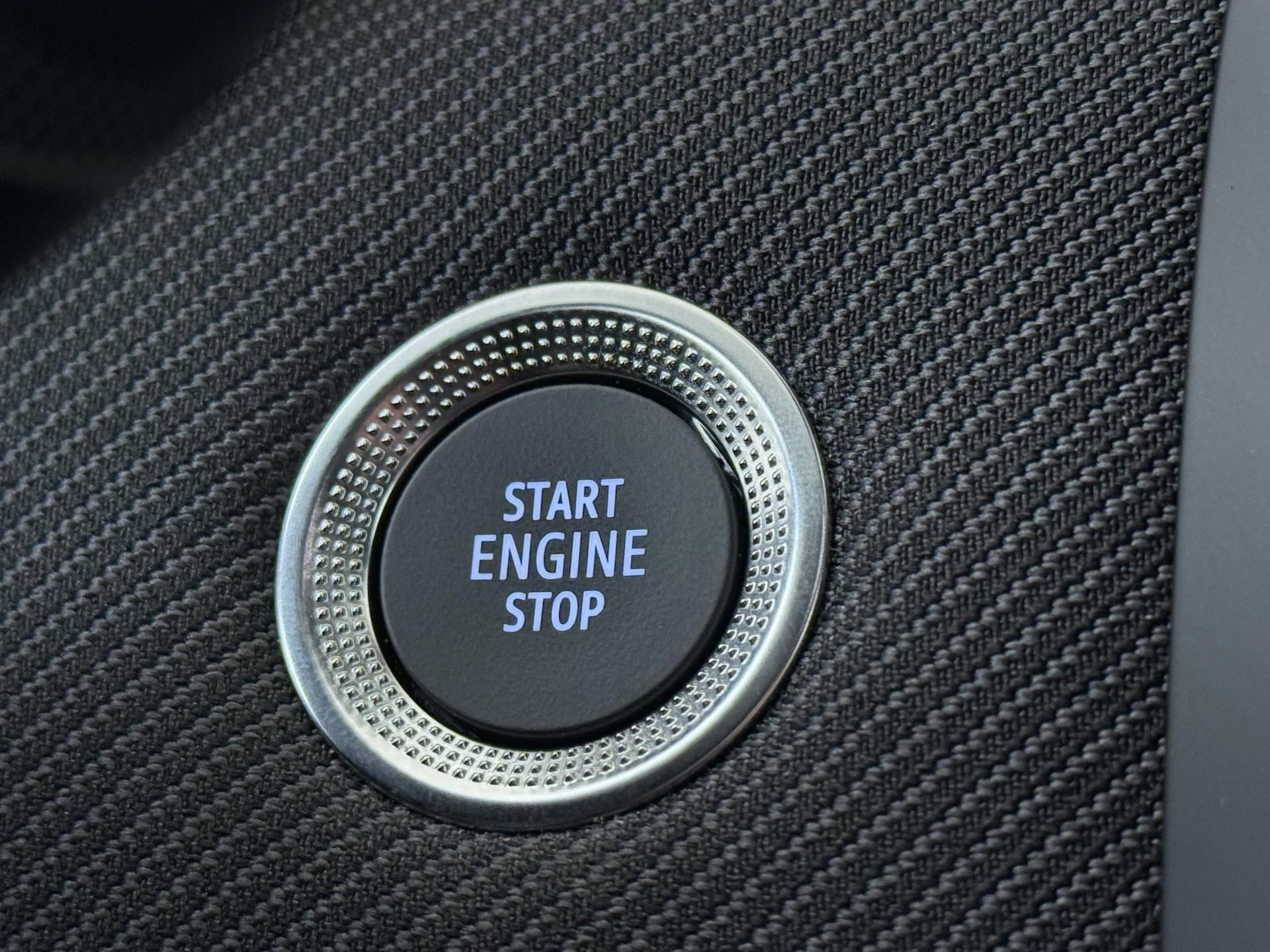 Renault-Clio-image-23