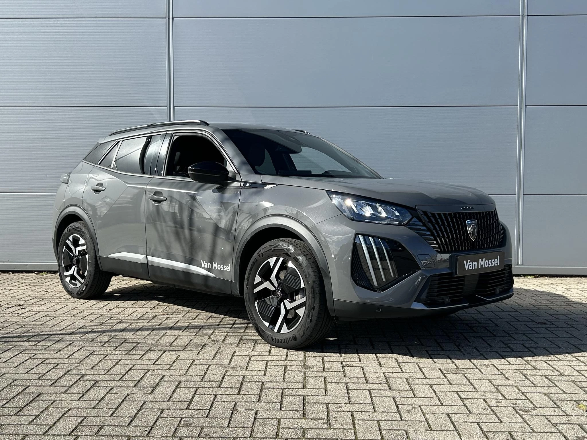 Peugeot-e-2008-image-7