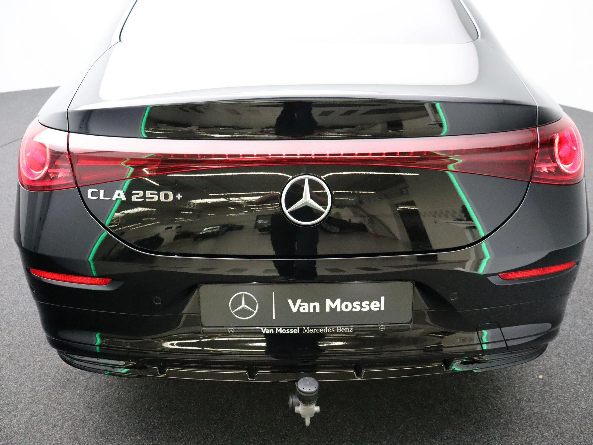 Mercedes-Benz-CLA-image-26