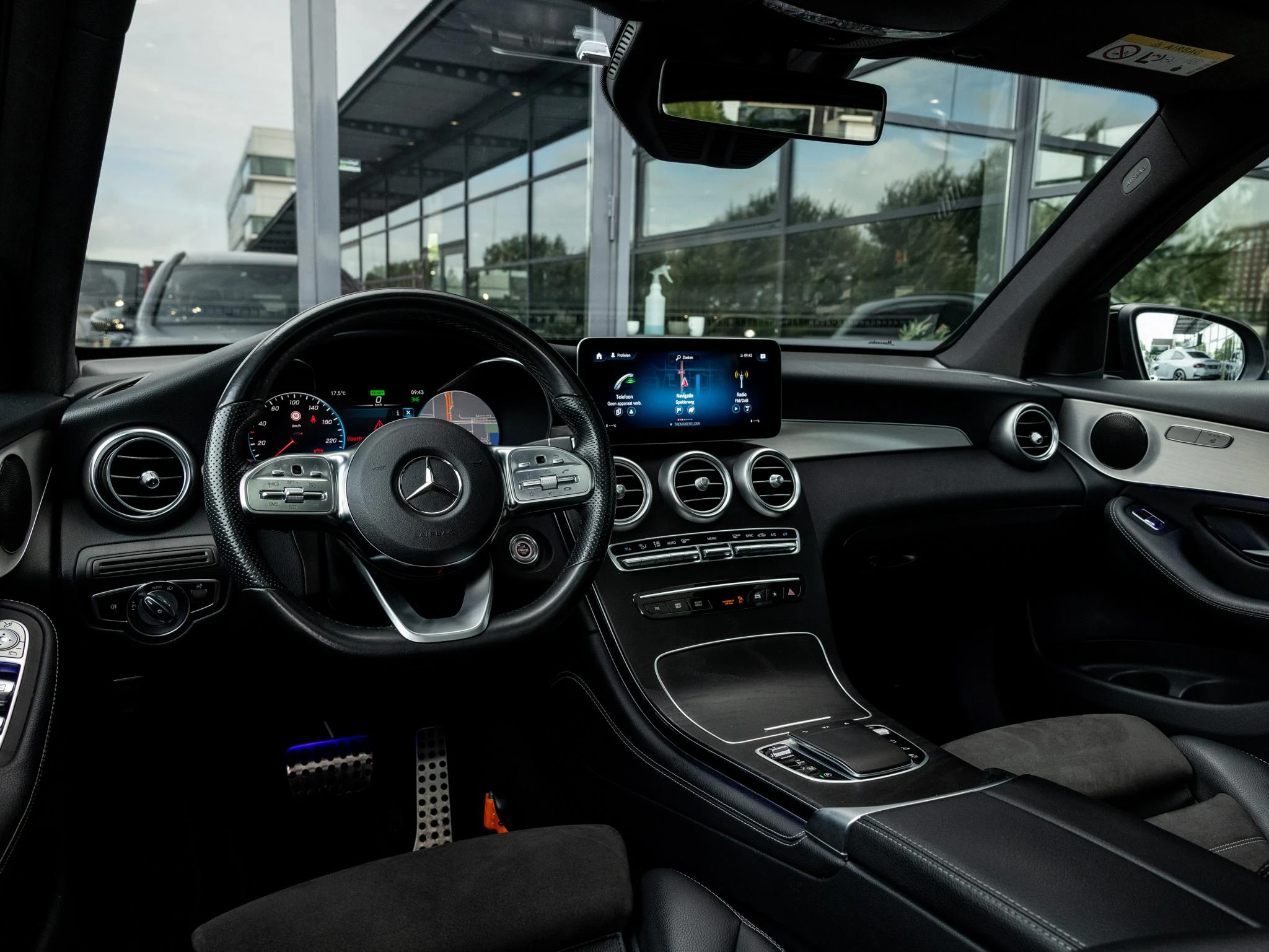 Mercedes-Benz-GLC-image-9