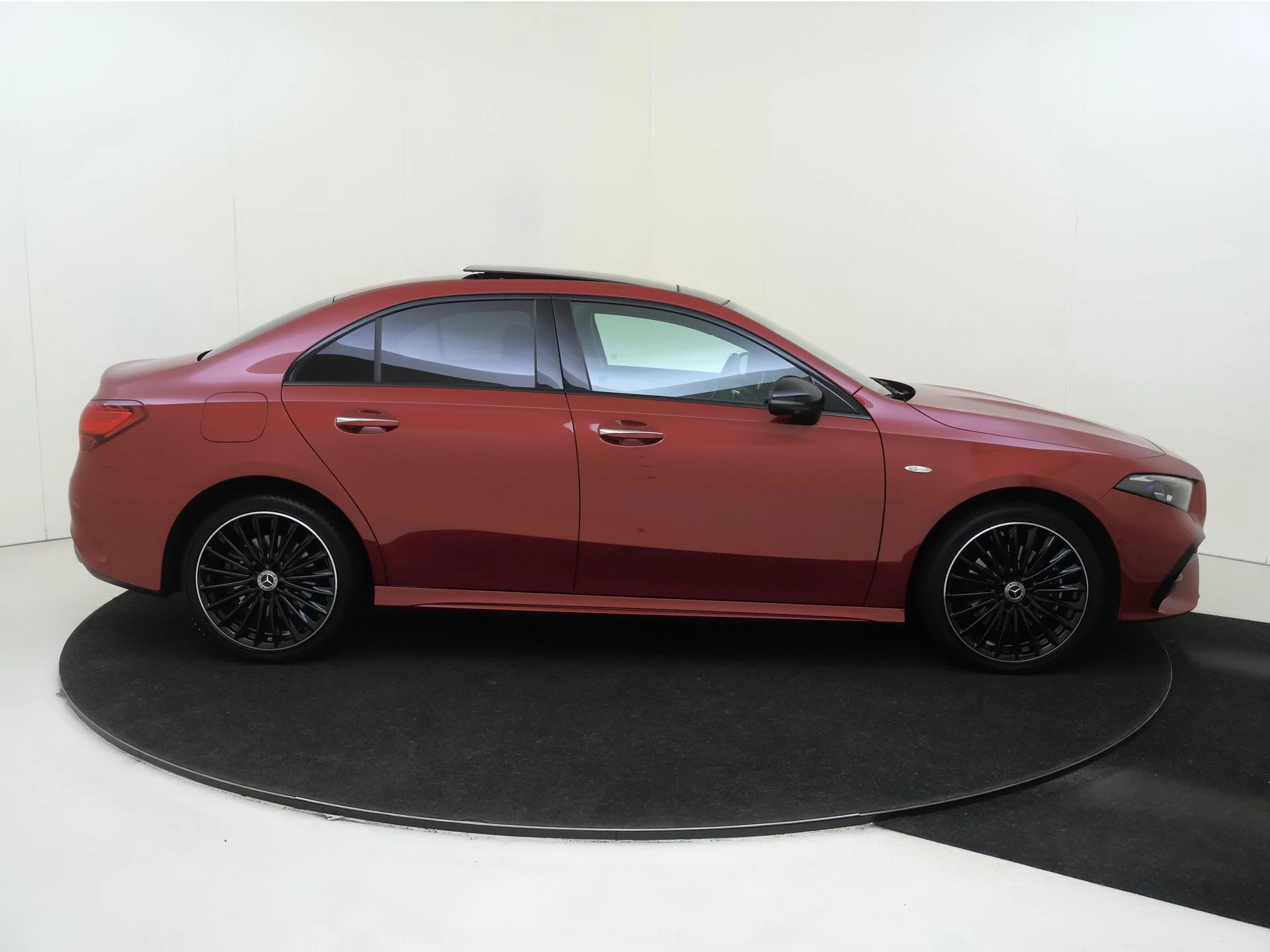 Mercedes-Benz A-Klasse 250 e Business Solution AMG