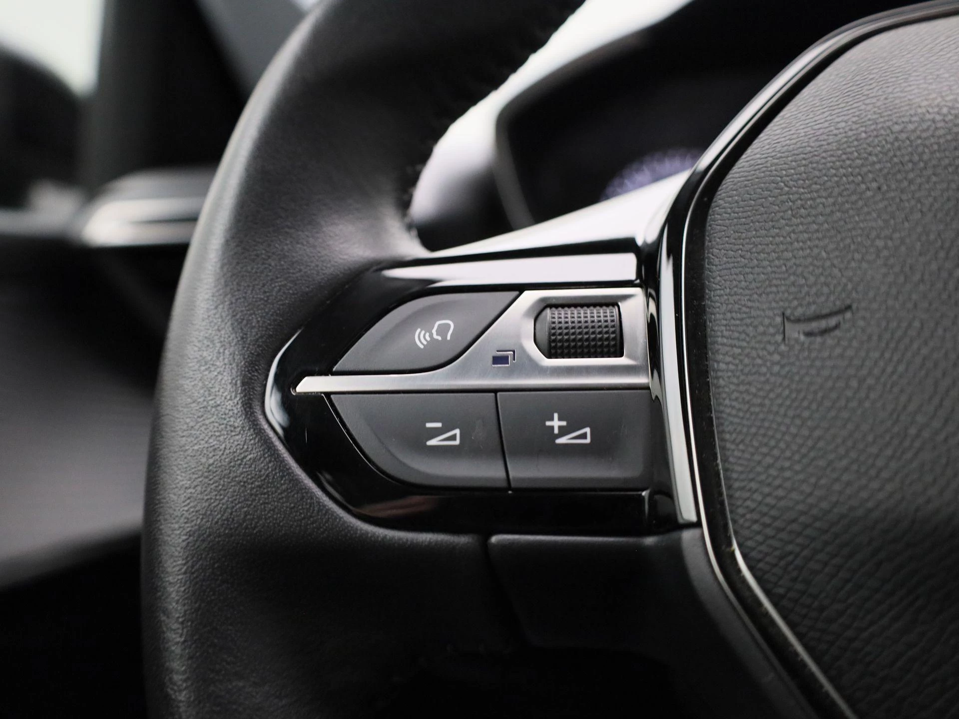 Peugeot-208-image-16