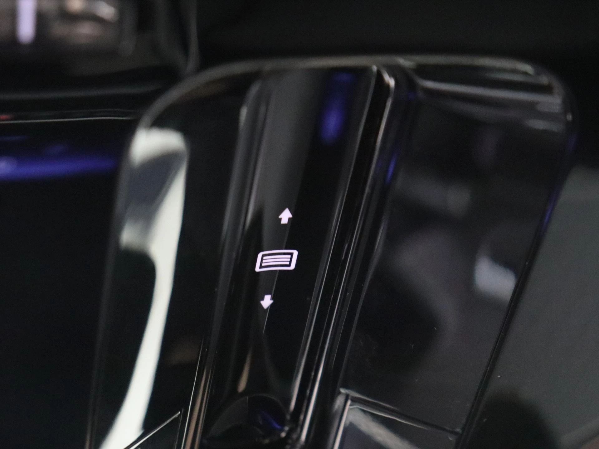 Mercedes-Benz-EQE-image-25