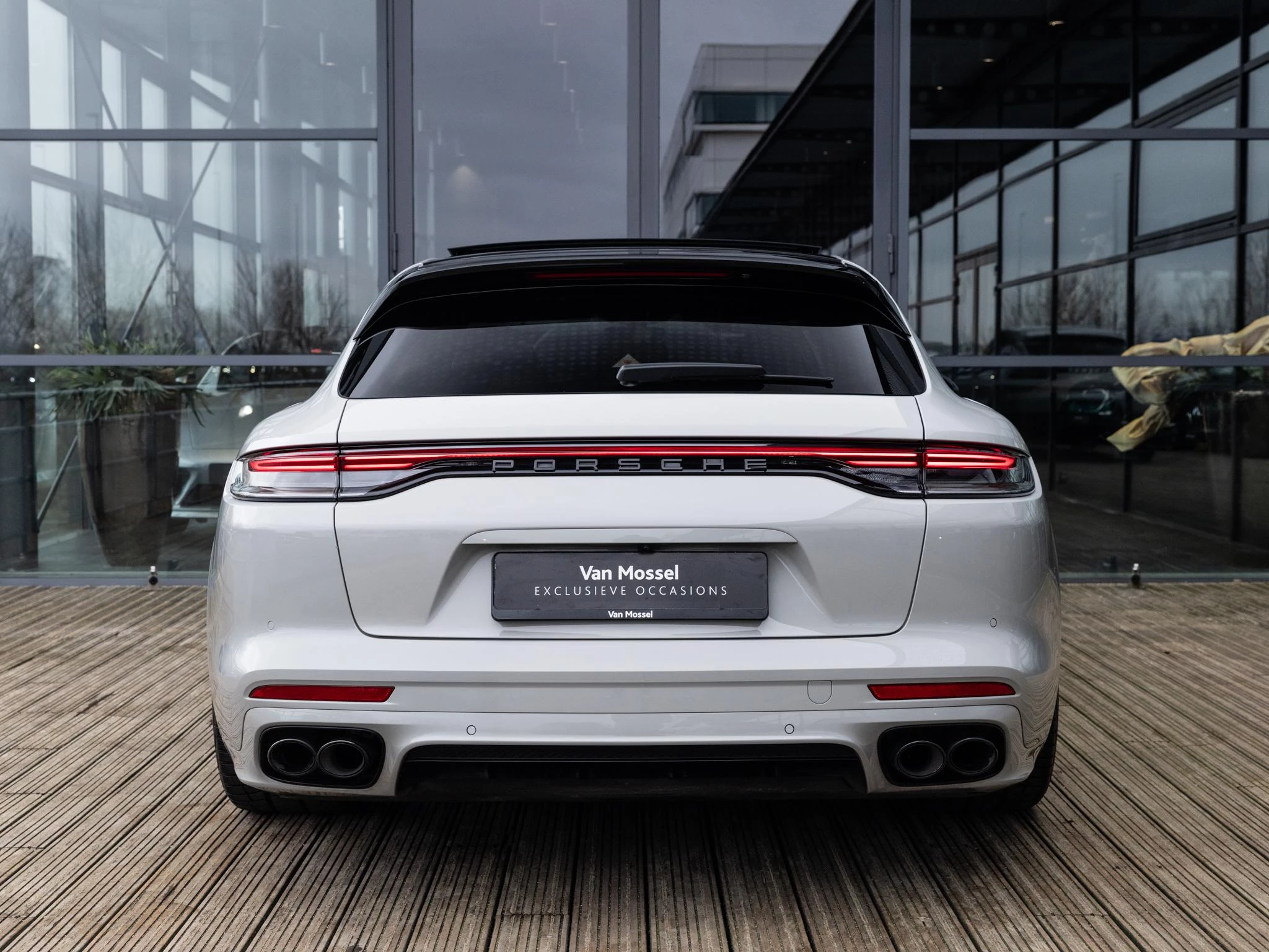 Porsche-Panamera-image-5