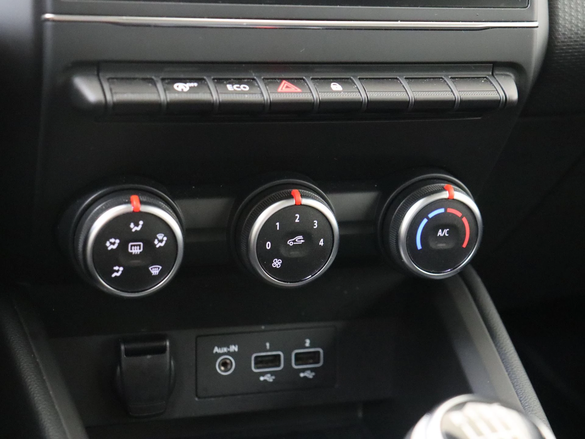 Renault-Clio-image-22