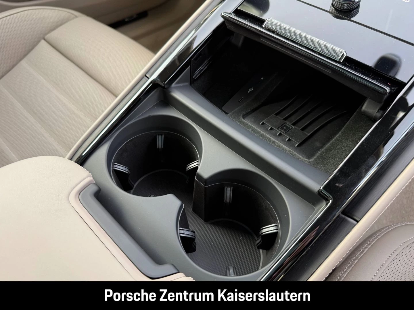 Porsche-Panamera-image-27