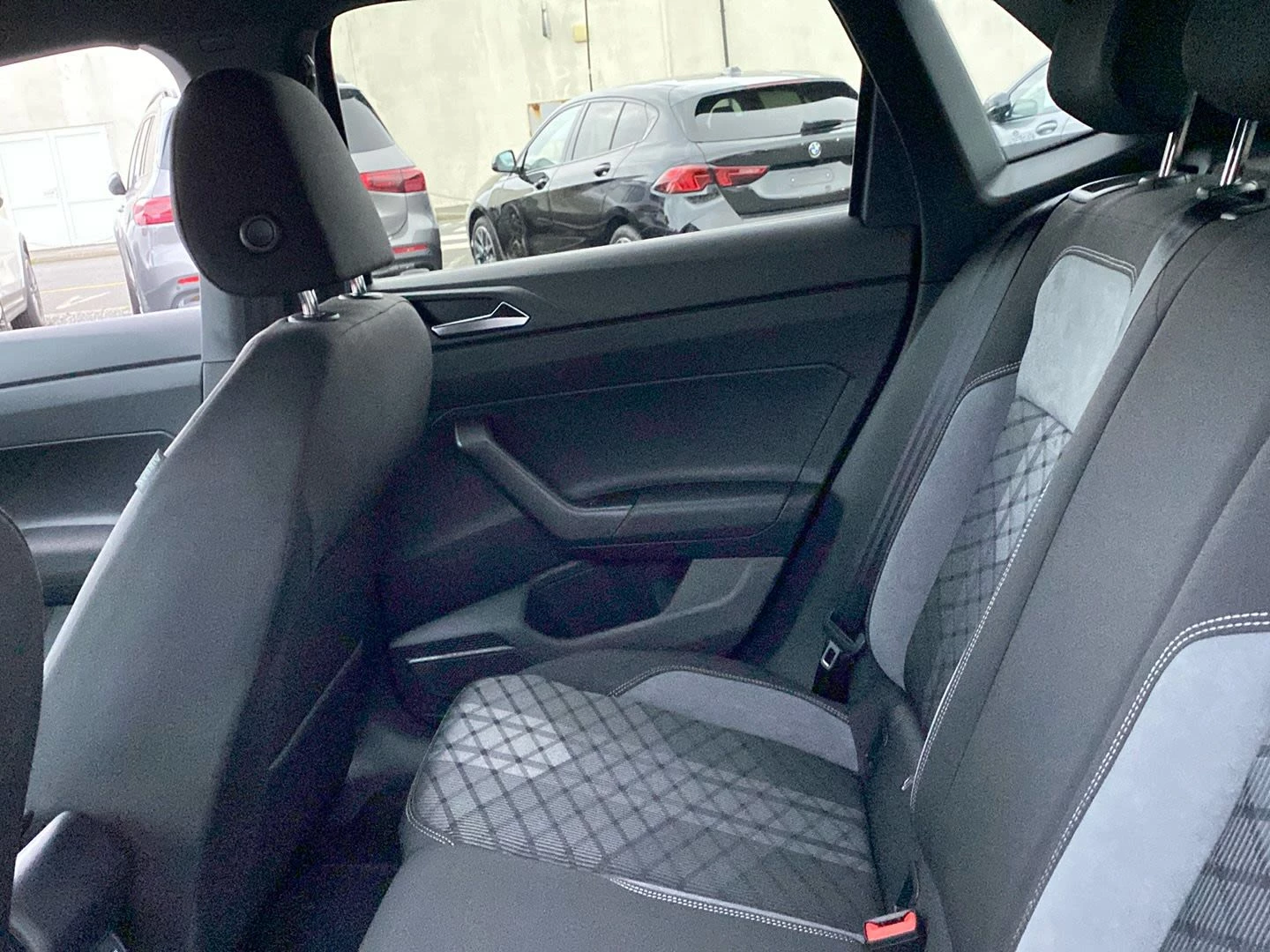 Volkswagen-Polo-image-6