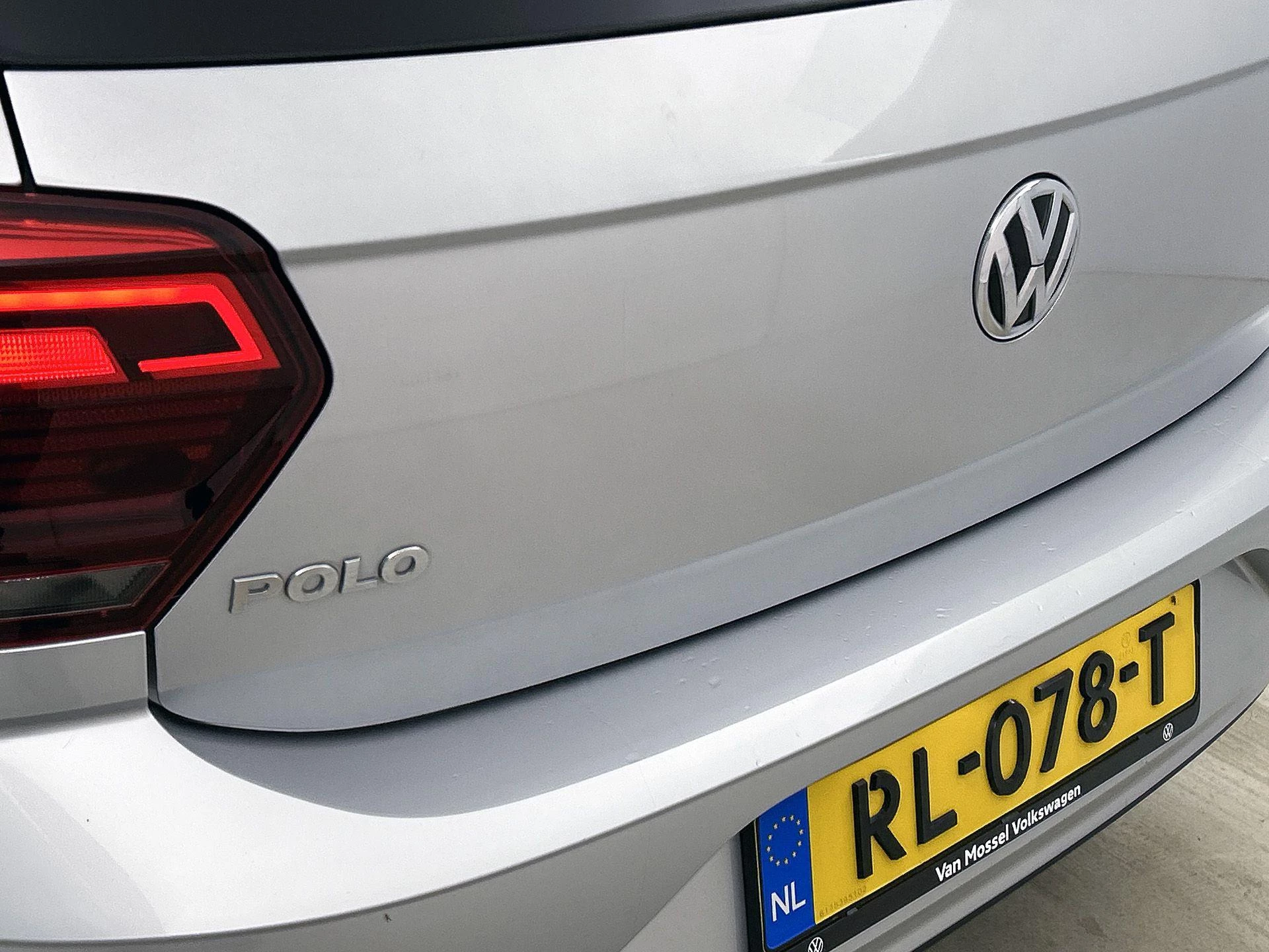 Volkswagen-Polo-image-23